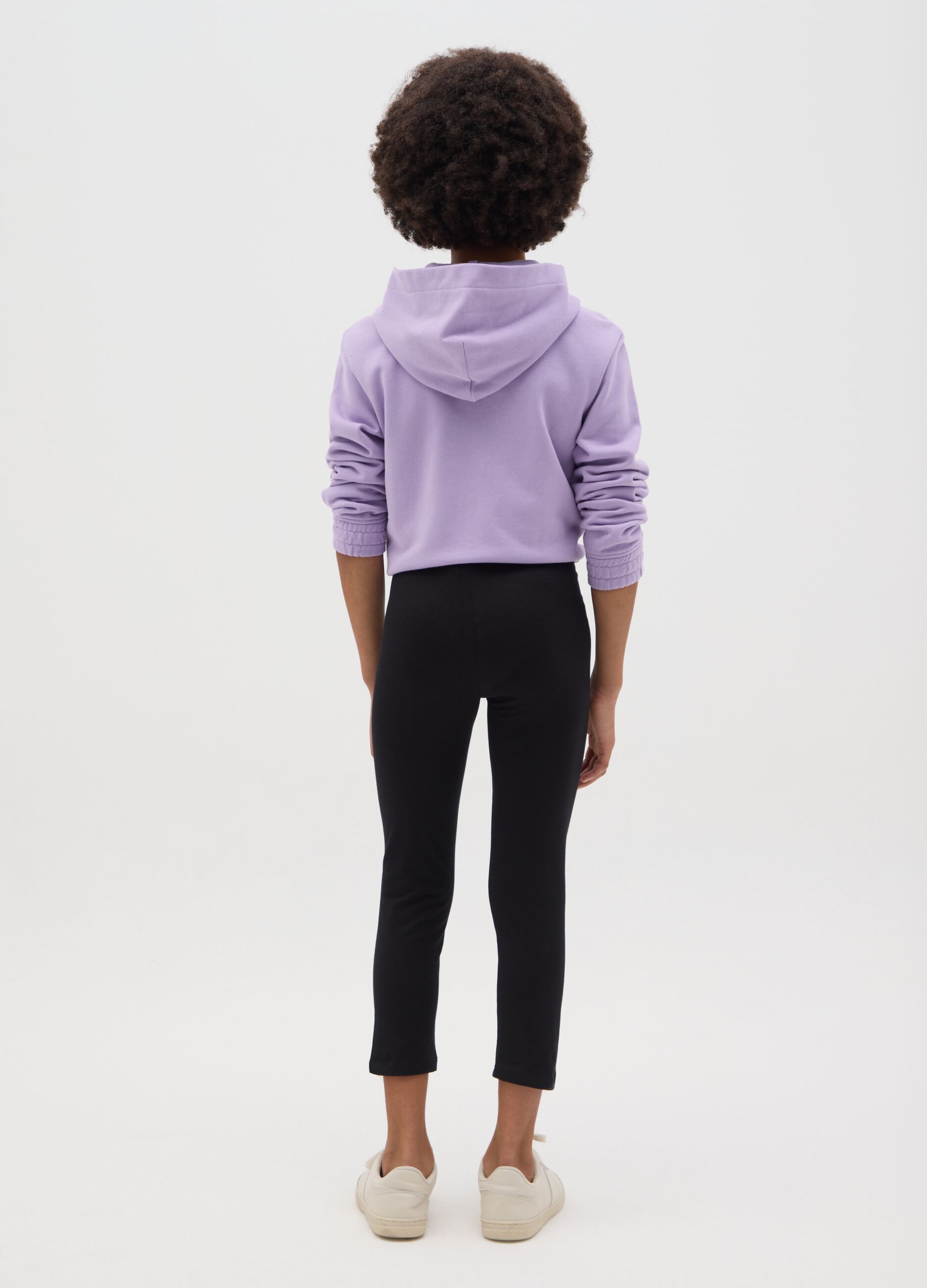 Black three-quarter stretch leggings