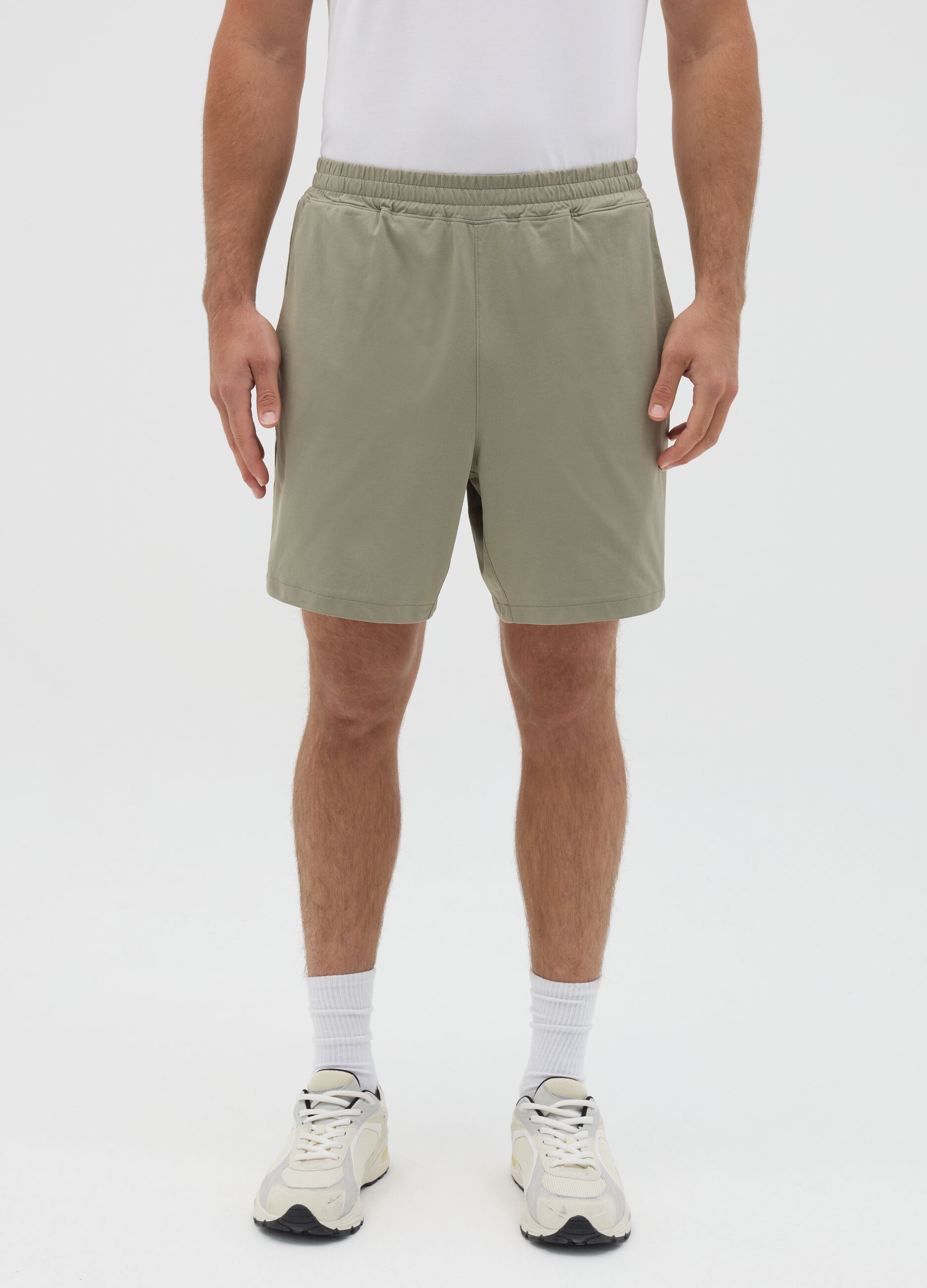 Green Bermuda joggers in stretch fabric