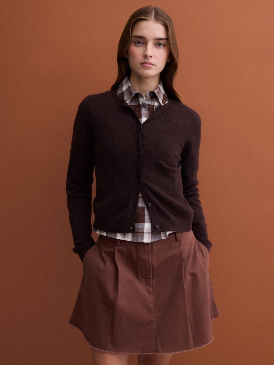 Cardigan marrone in pura lana con girocollo_0