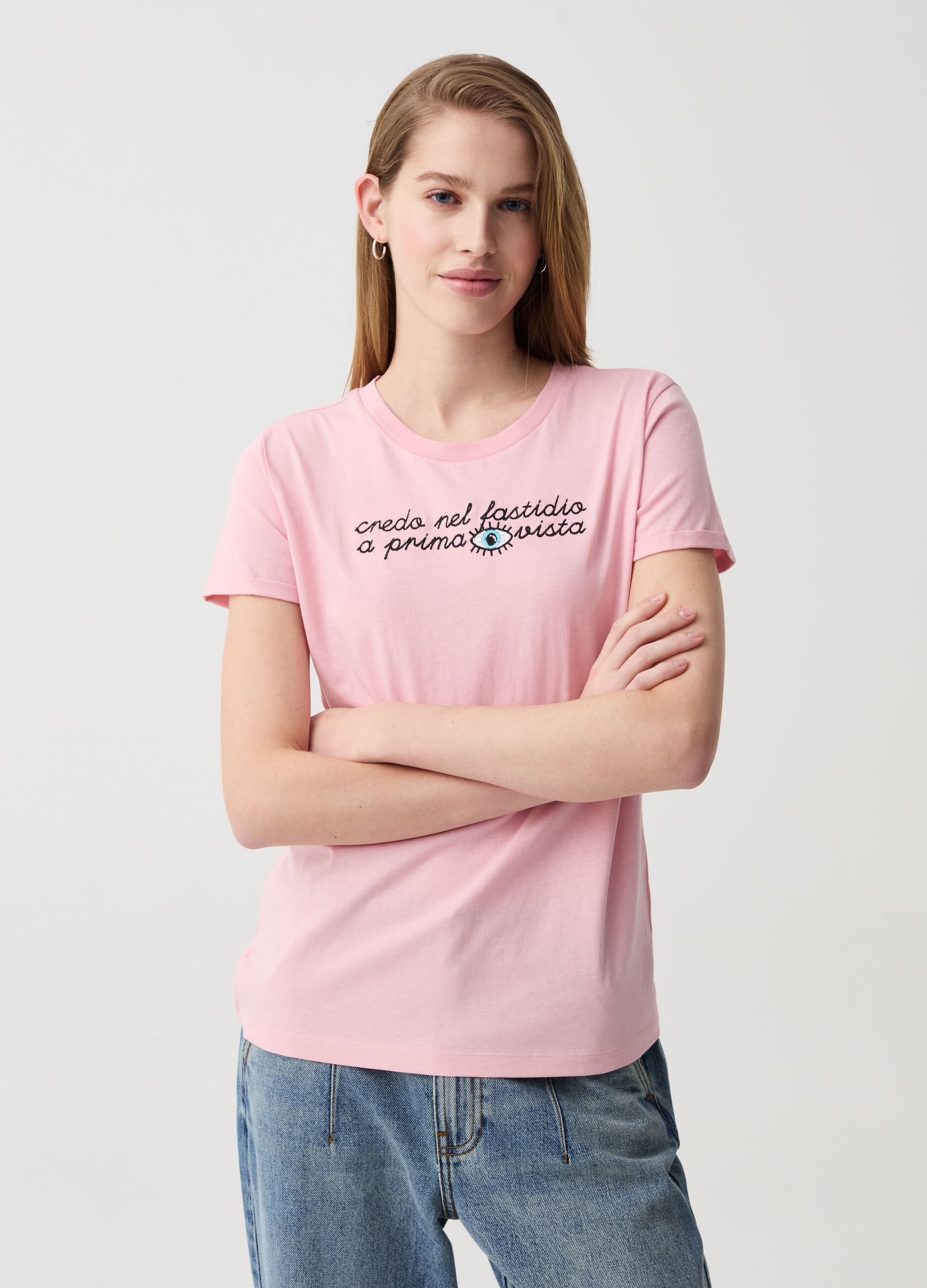 T-shirt in cotone con ricamo lettering