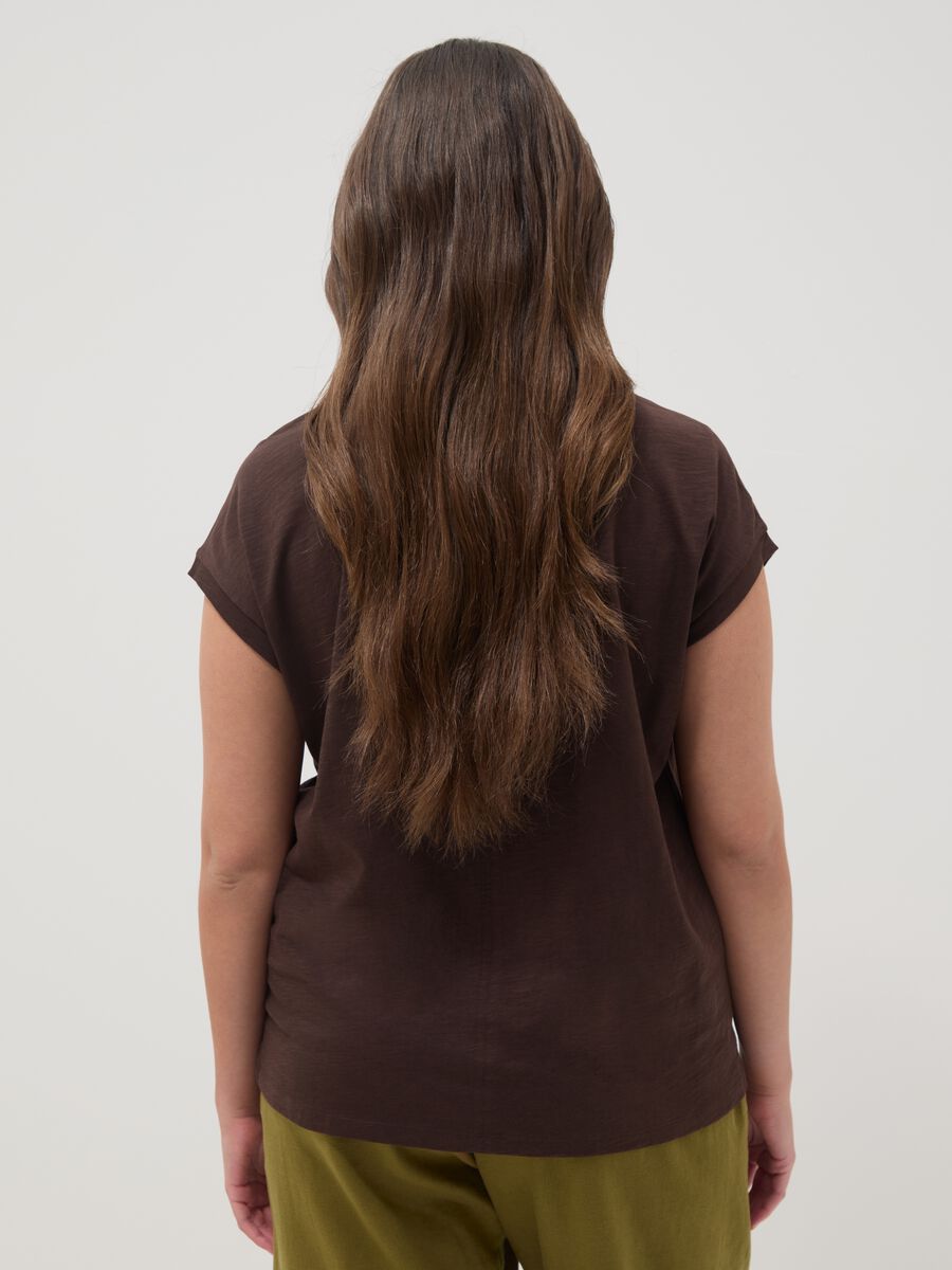 Brown pure cotton V-neck regular fit T-shirt_3