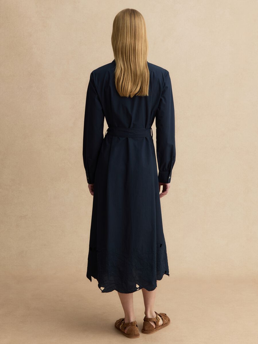 Abito lungo blu in puro cotone regular fit con ricami_3