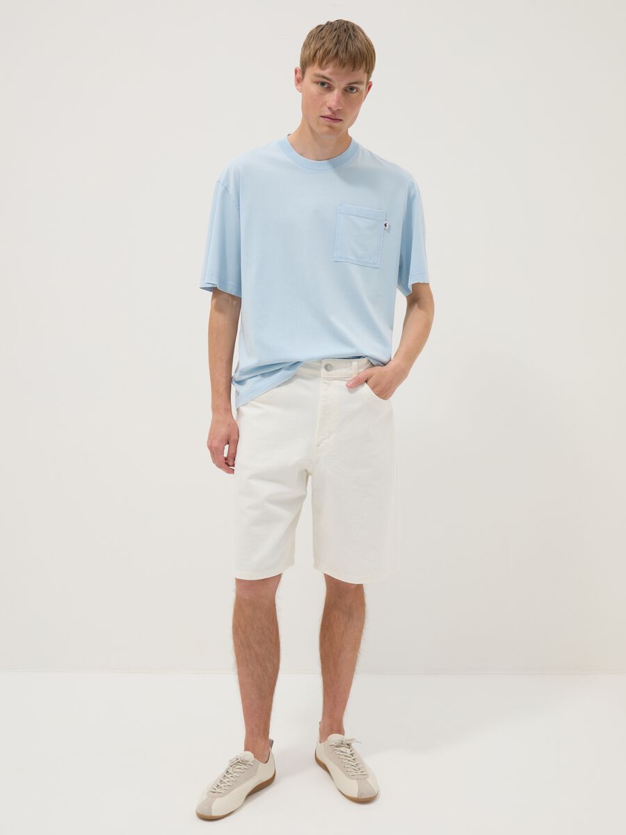 Sky-blue pure cotton T-shirt with chest pocket, regular fit_2