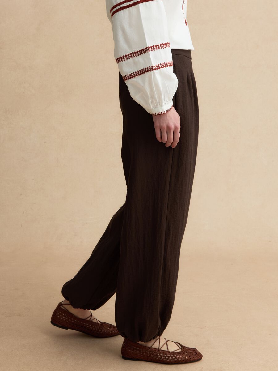 Pantaloni jogger in misto viscosa marroni relaxed fit_3