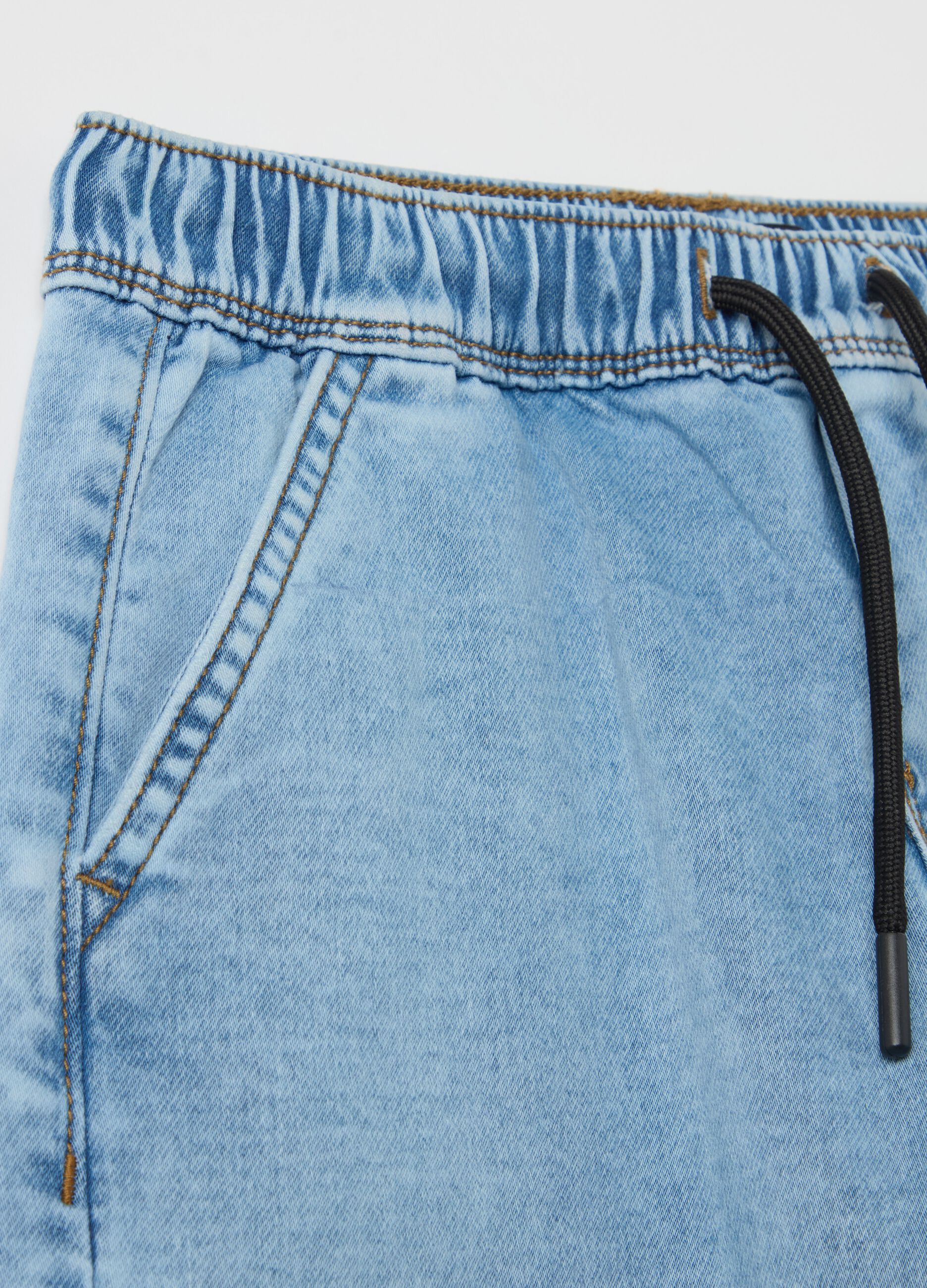 Joggers in denim con coulisse e stampa "Skate" 