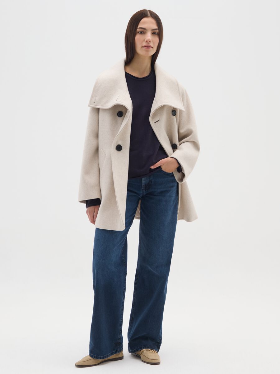 Cappotto beige a collo alto regular fit con doppi bottoni_1