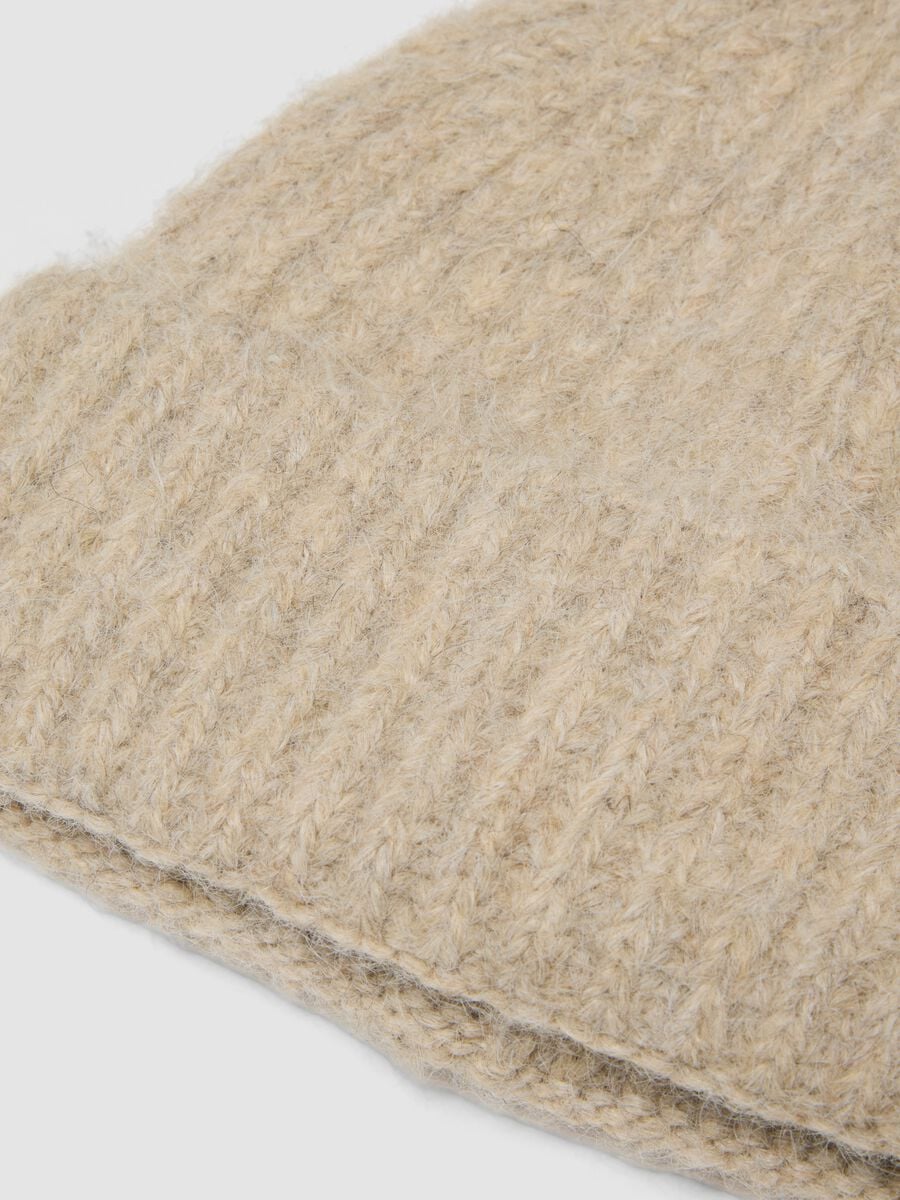 Beige ribbed stretch wool beanie_1