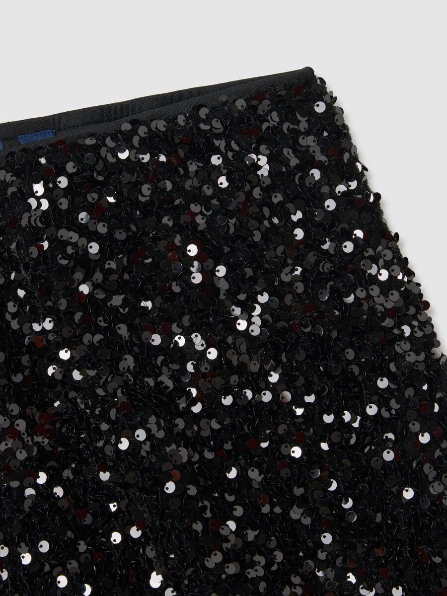 Black regular fit shorts with sequins_5