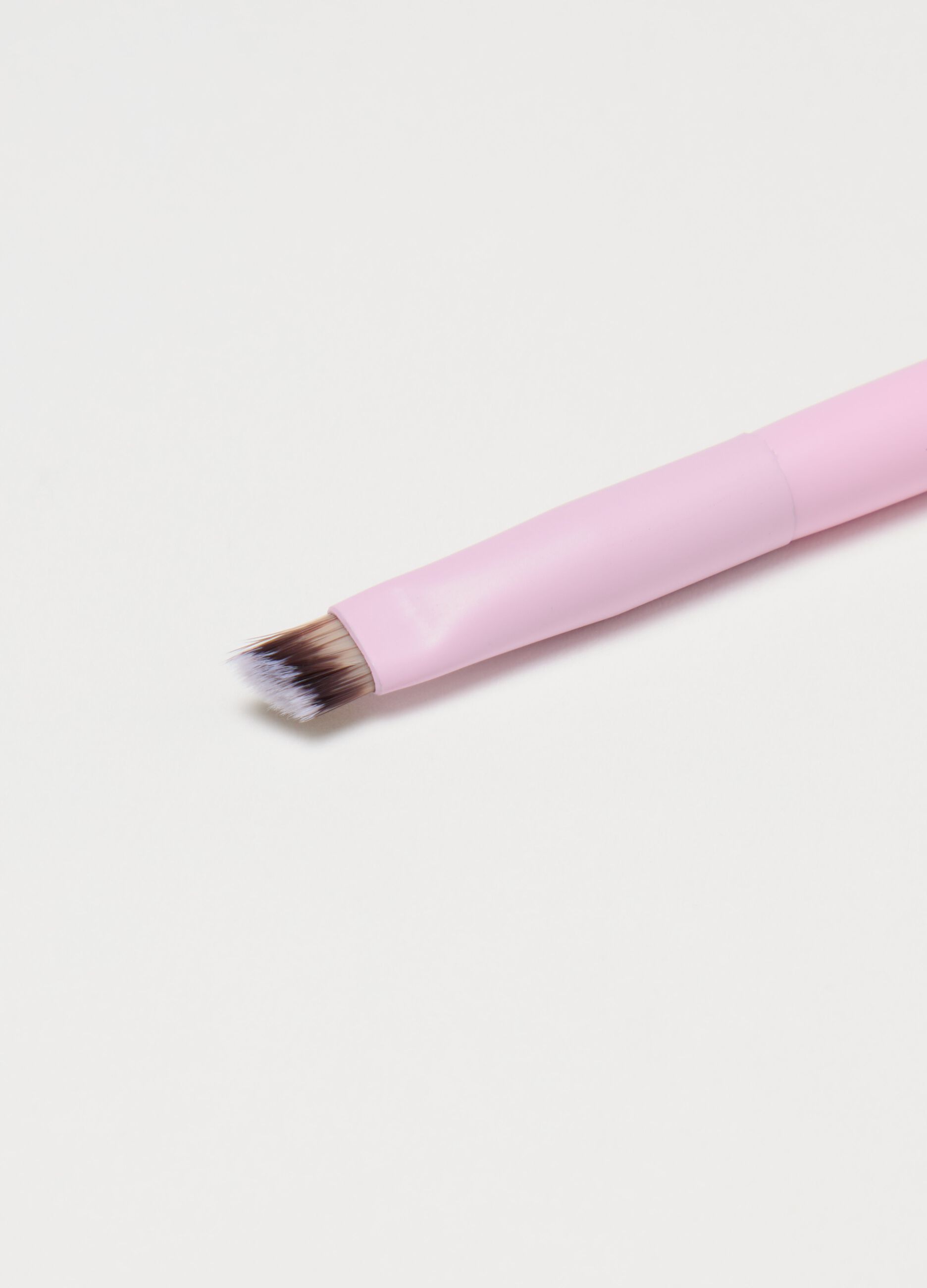 Make-up brush for eyeliner