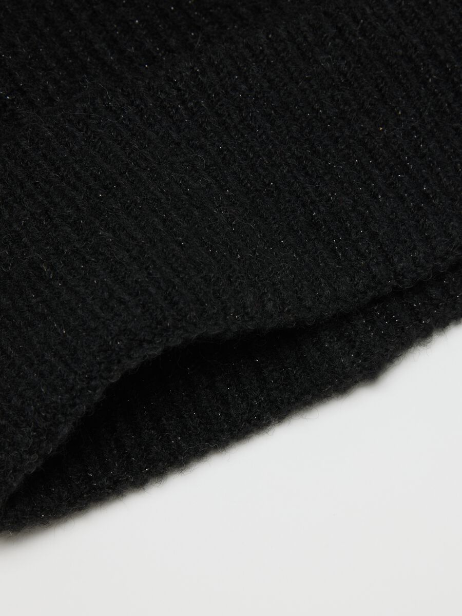 Berretto nero lavorato a maglia_1