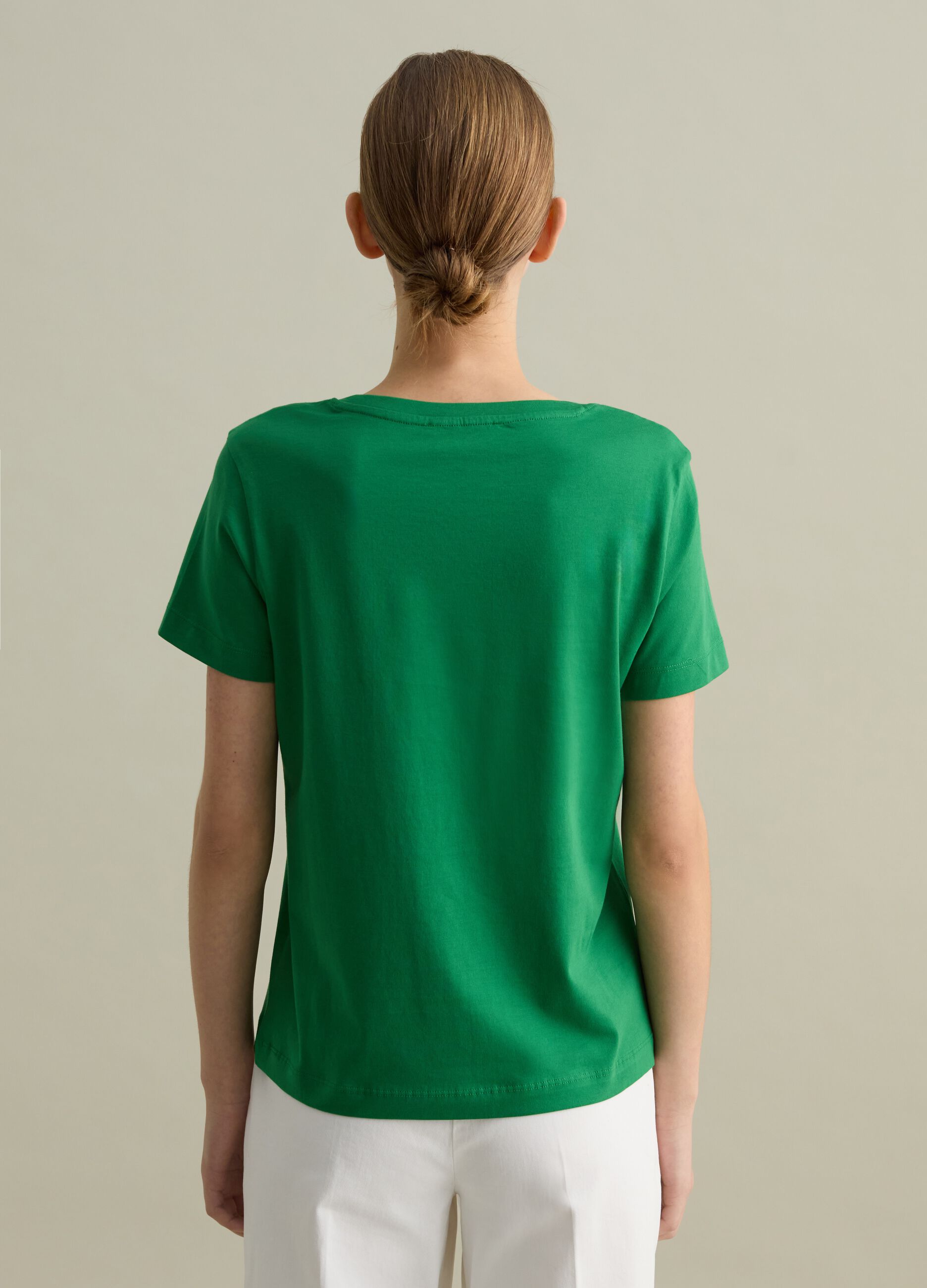 T-shirt in cotone con scollo a V