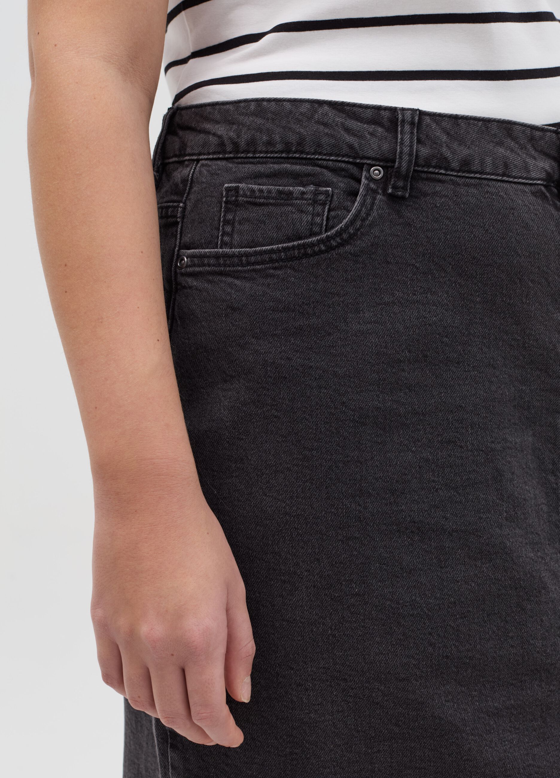 Curvy midi pencil skirt in denim