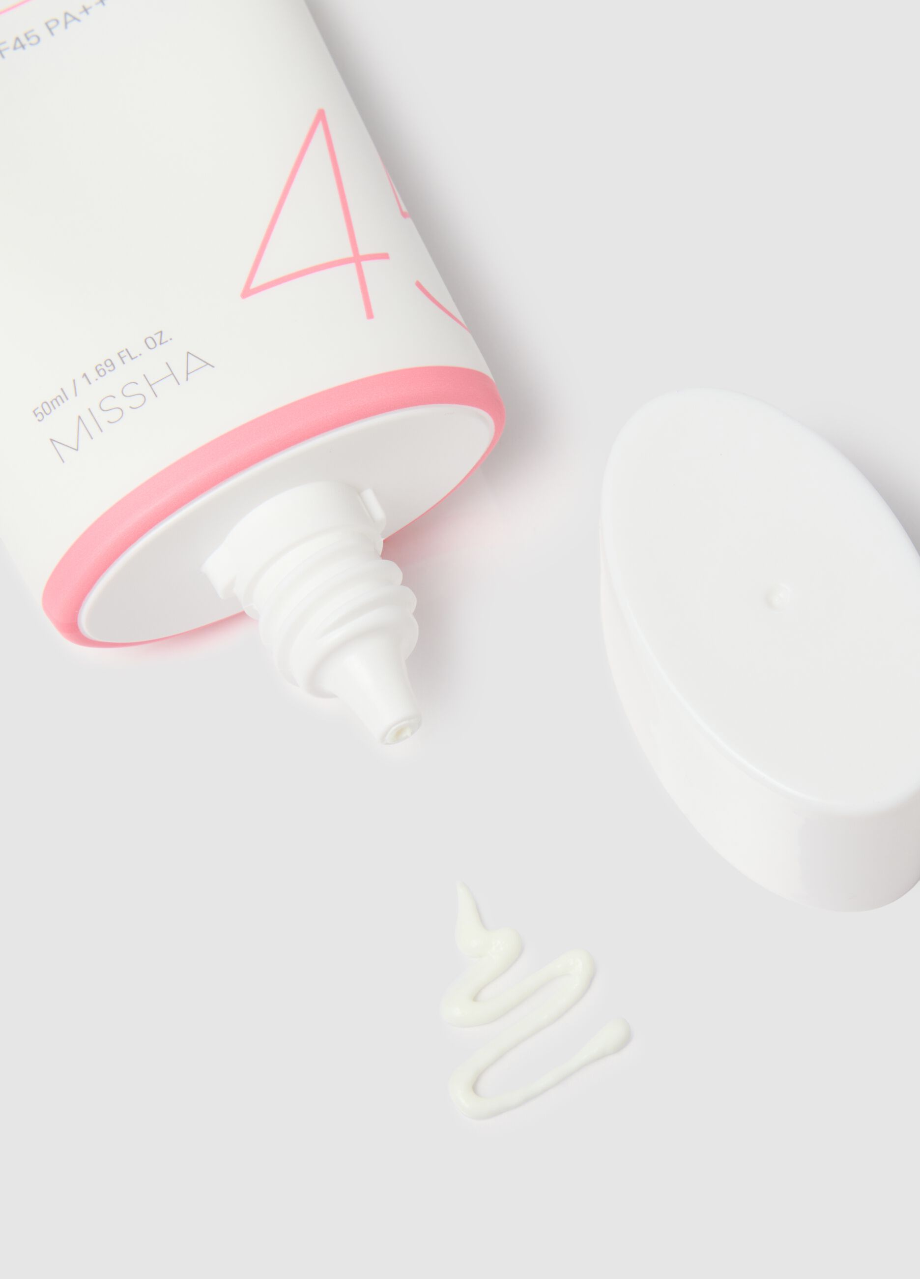 Sunscreen infused with 6 types of essences - Korean skincare