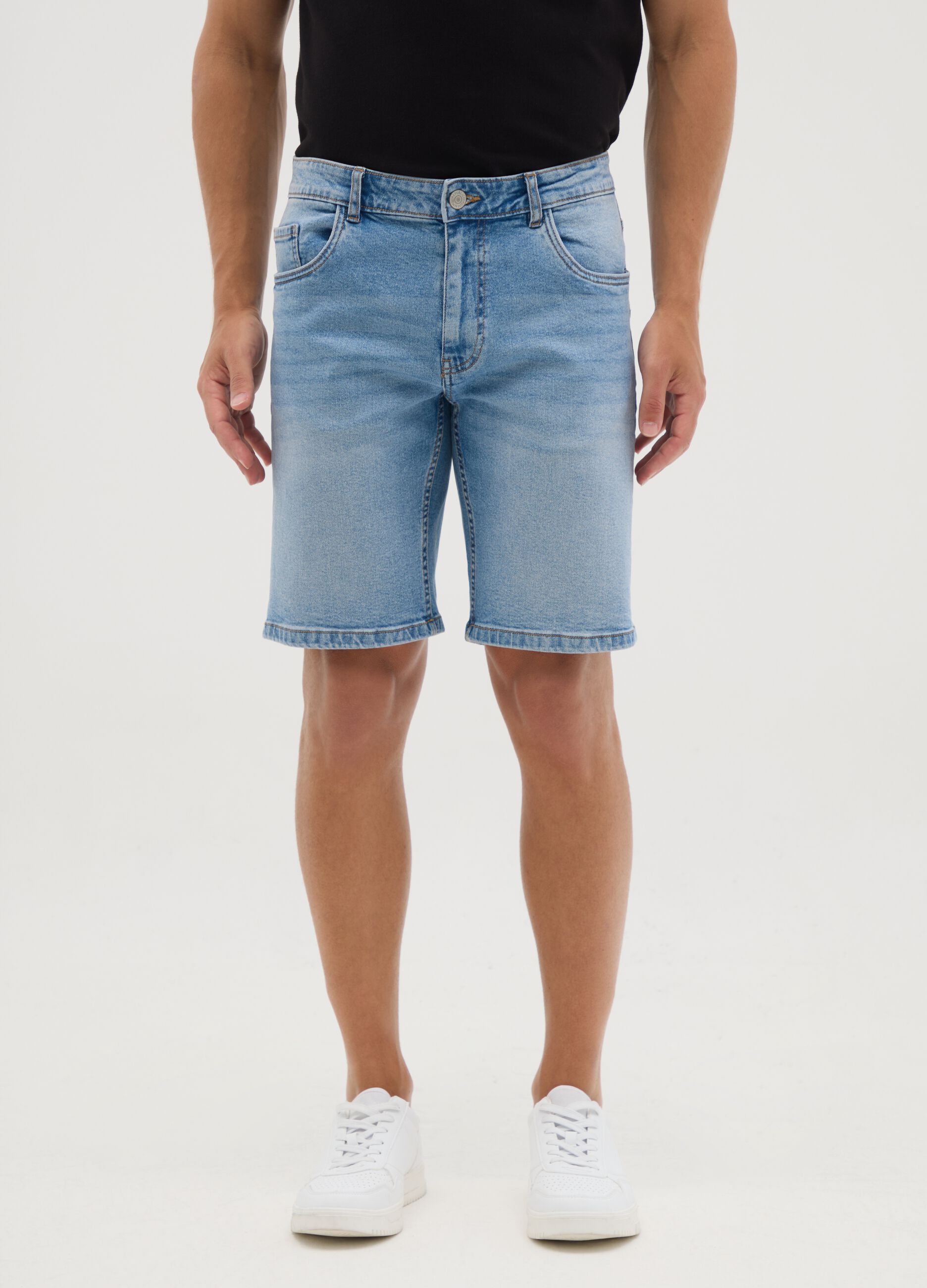 Bermuda da uomo in denim azzurro slim fit