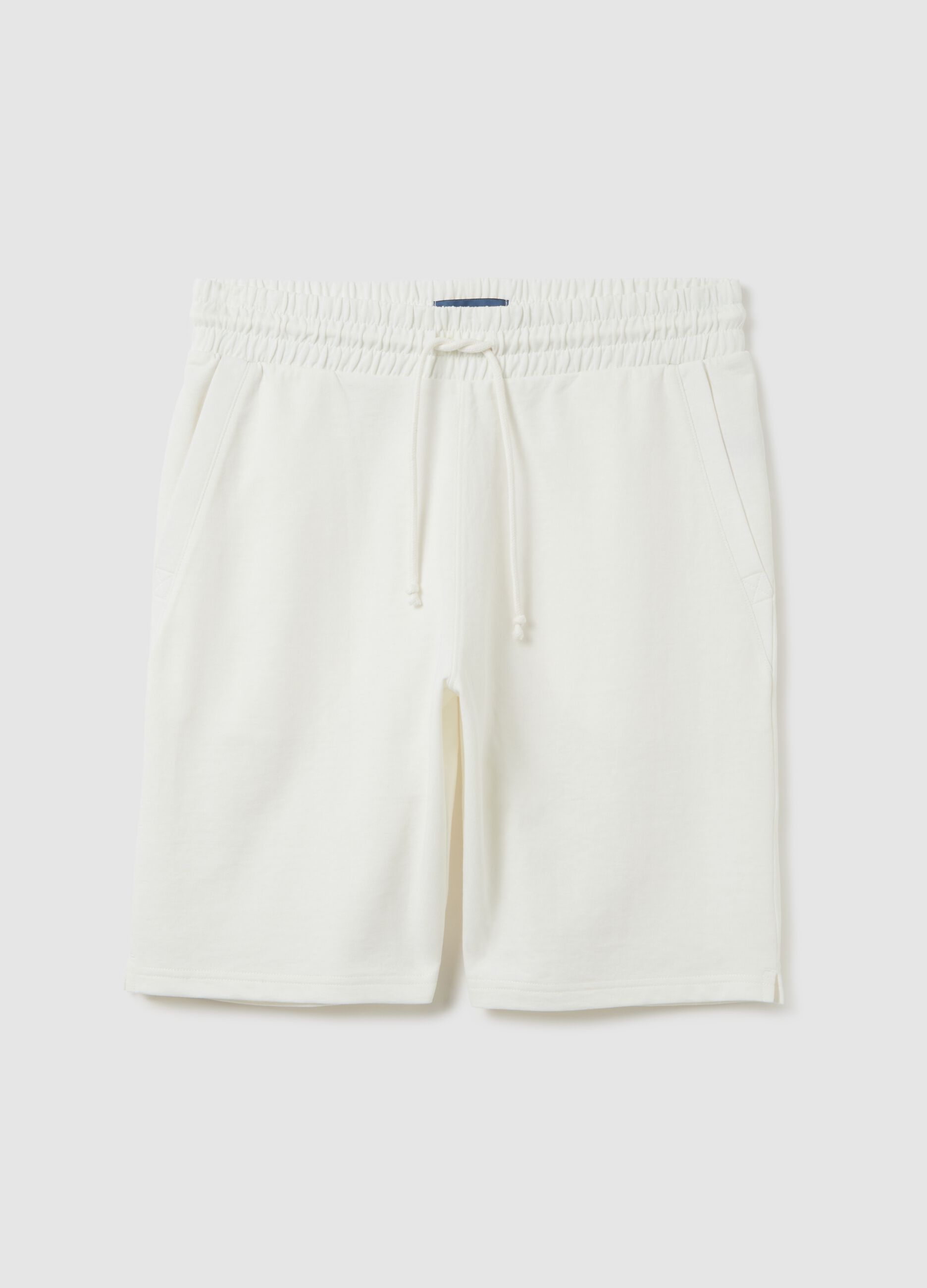Regular fit white cotton blend men's shorts with back pocket