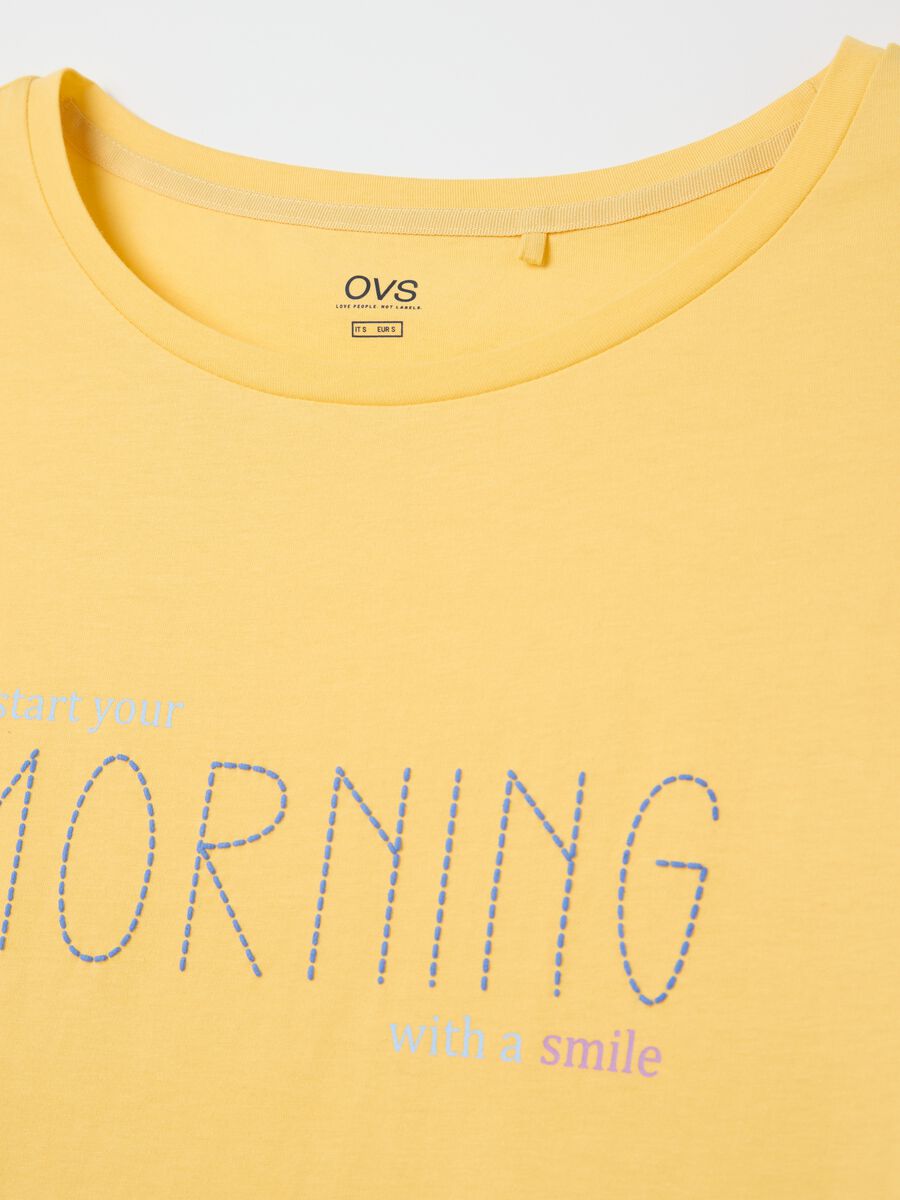 White and yellow cotton pyjamas with print_5