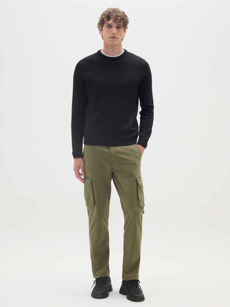 Green regular fit cotton blend trousers_0
