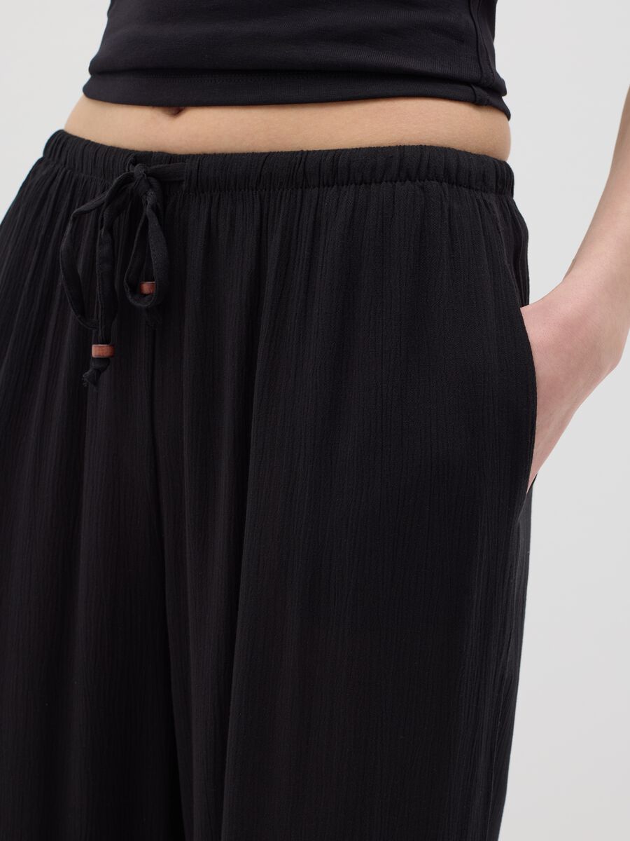 Women's black relaxed-fit trousers in 100% viscose_3