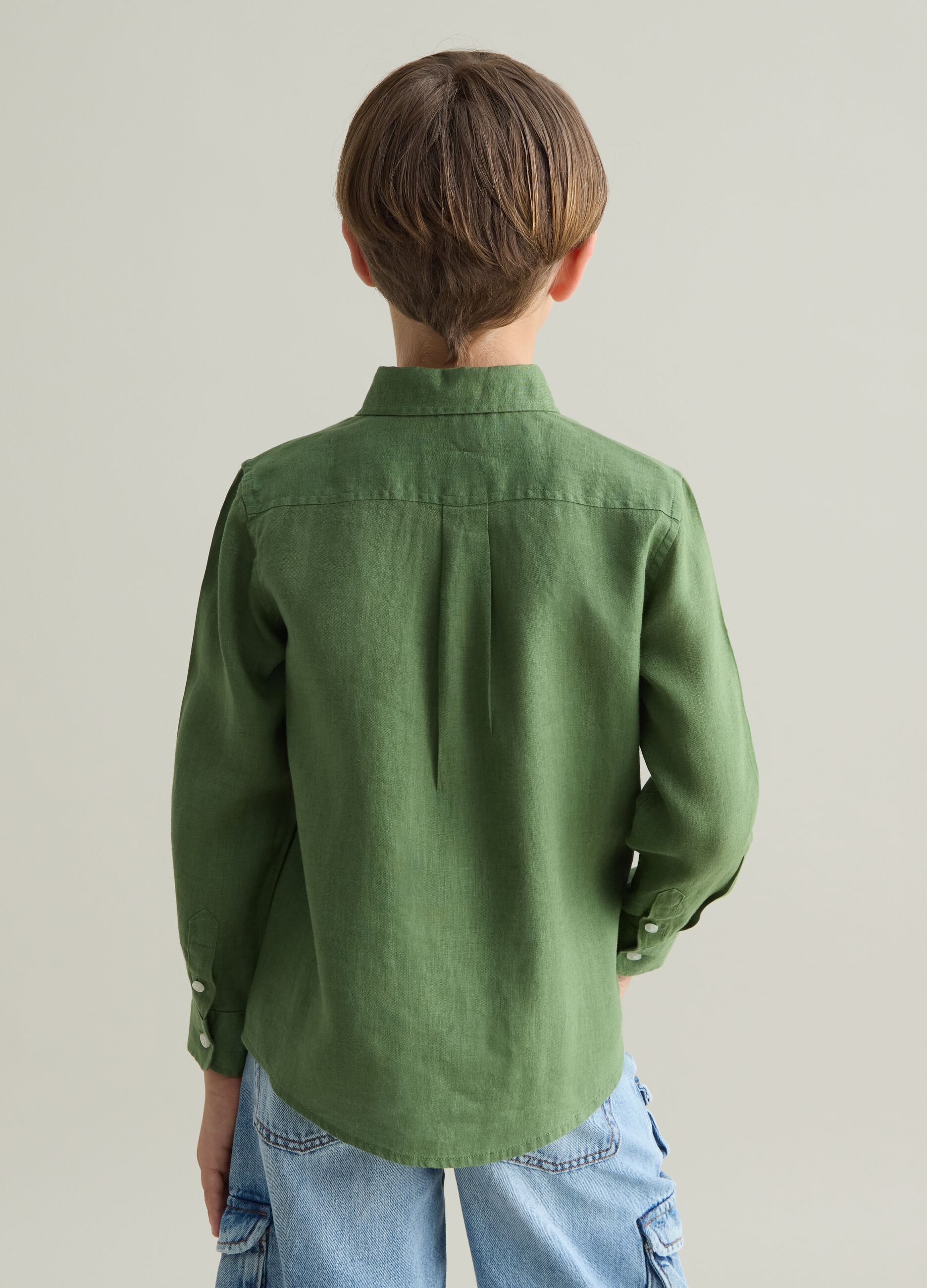 Camicia verde in lino con ricamo logo