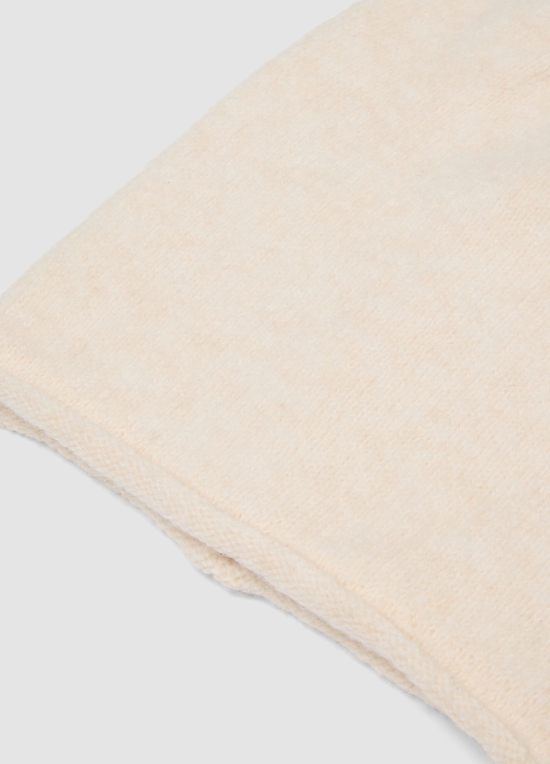Cappello beige in tessuto elasticizzato jersey knit
