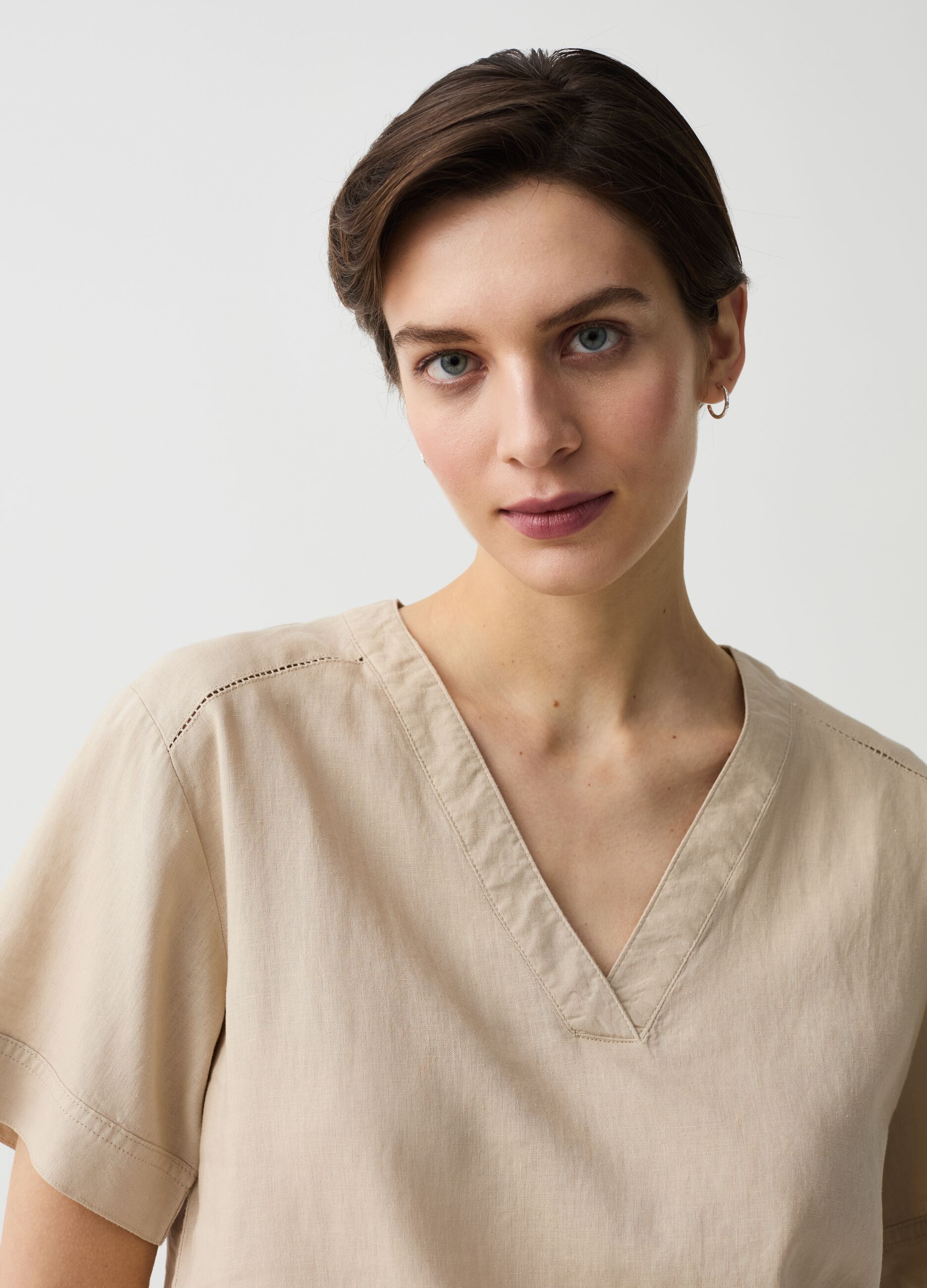 Viscose and linen blouse with V neck