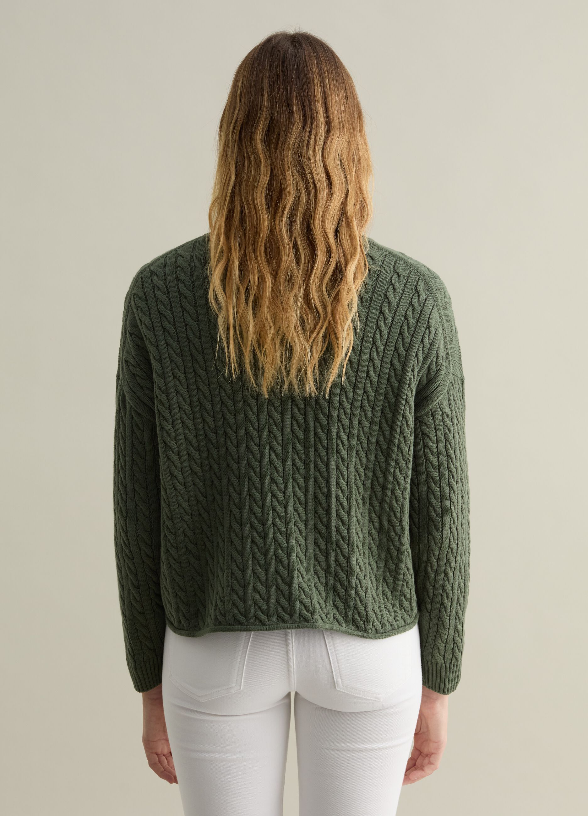 Ribbed pullover with cable-knit design