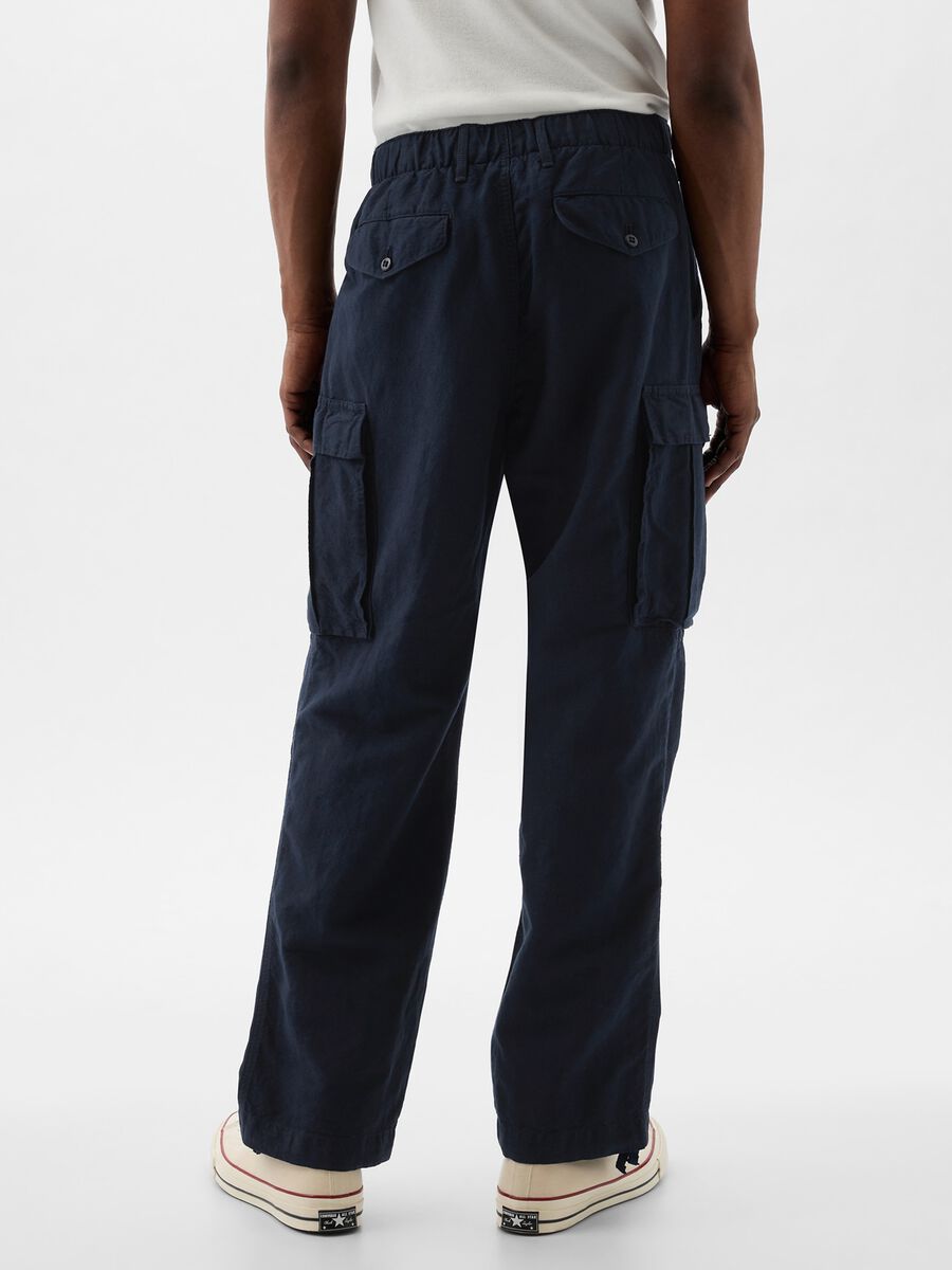 Cargo parachute trousers in linen and cotton_3