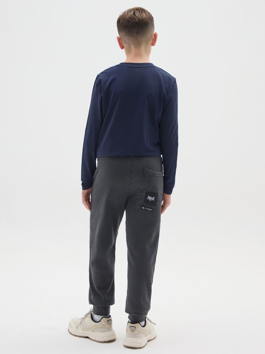 Boys' black cotton blend jogger trousers in over fit_1