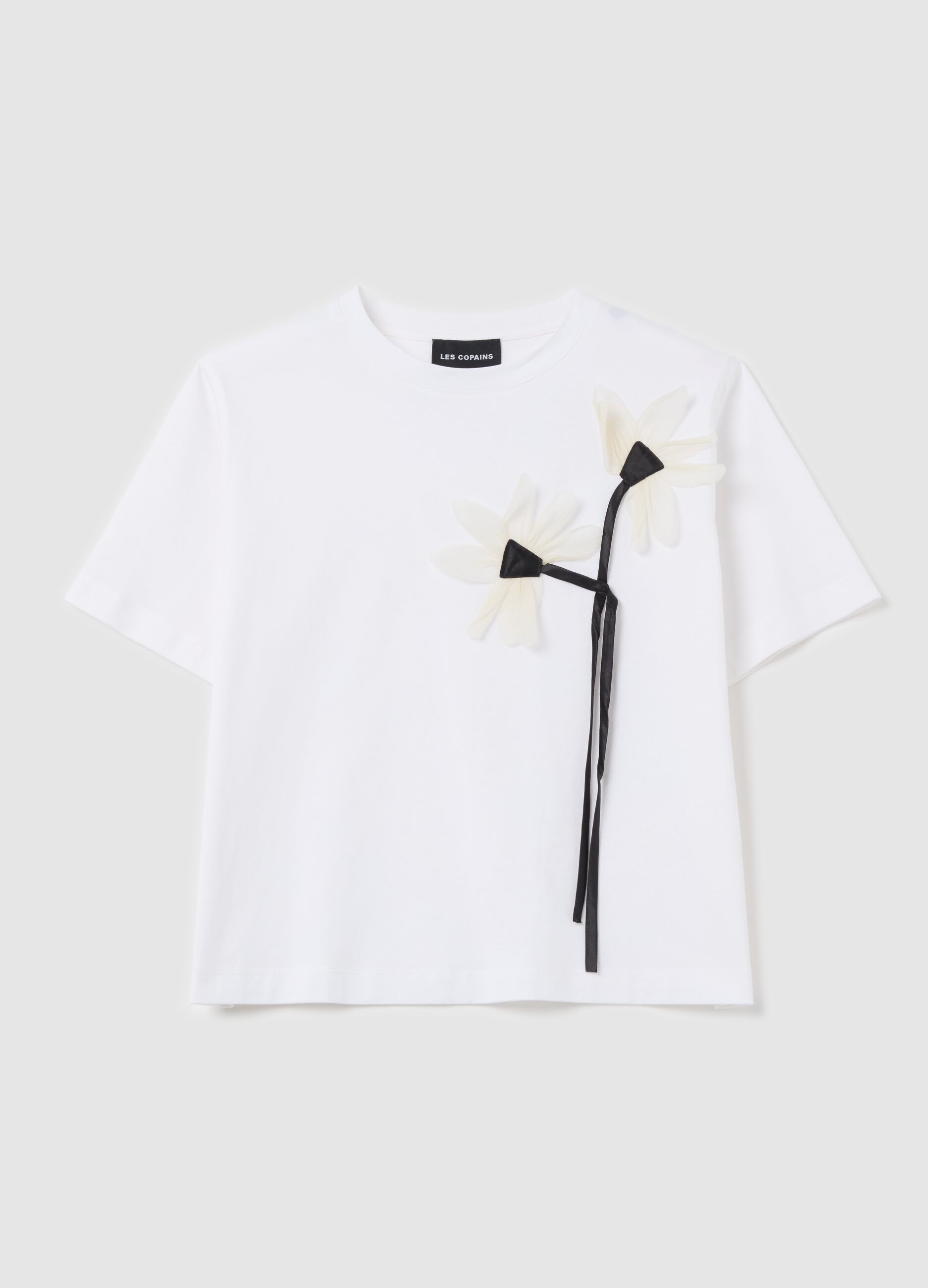 T-shirt with flowers application