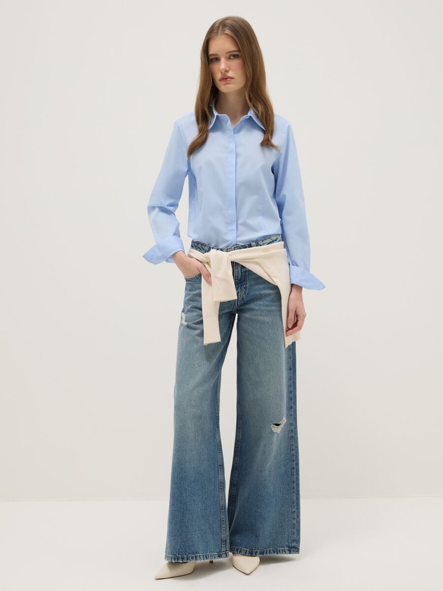 Blue cotton blend slim fit shirt with classic collar and buttons_1