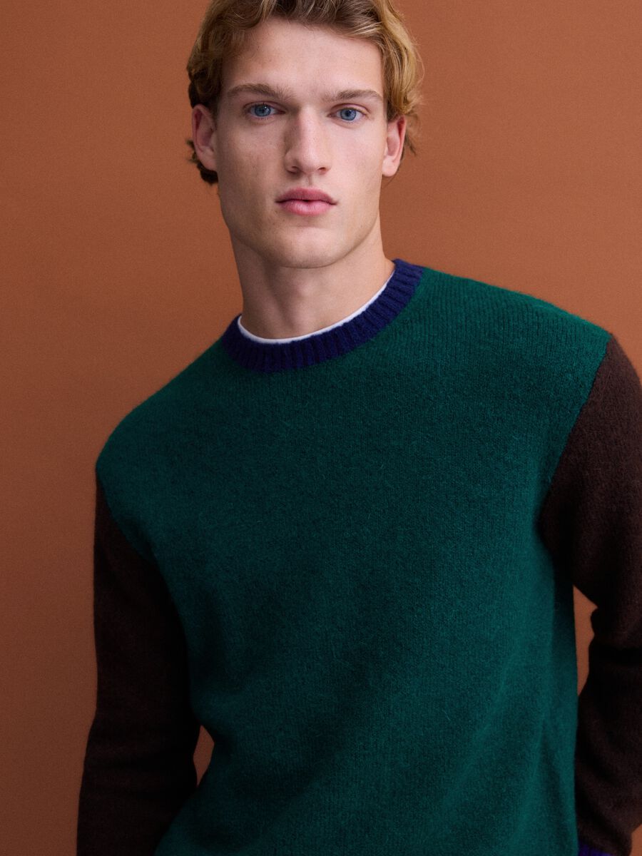 Maglione verde girocollo in lana e alpaca elasticizzate regular fit_1