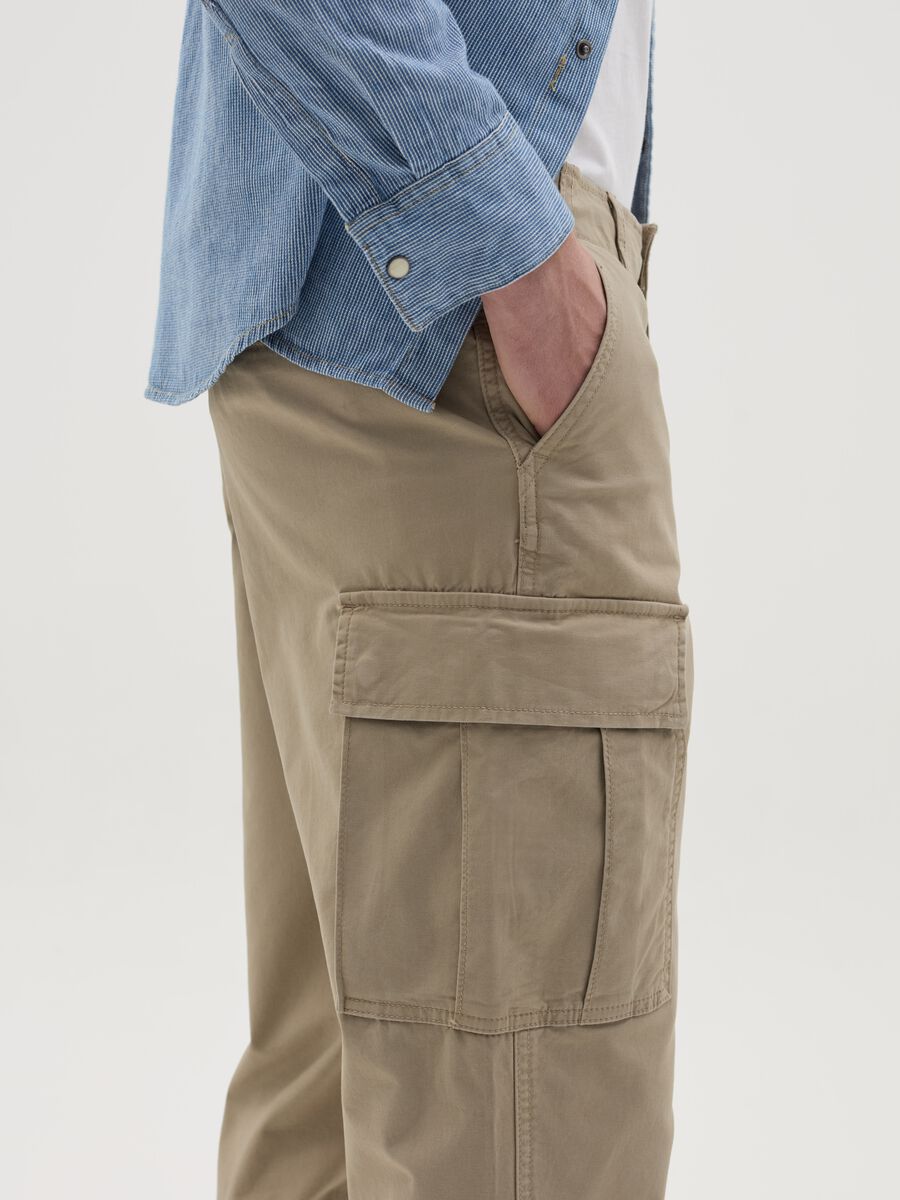 Cargo trousers with internal drawstring_3