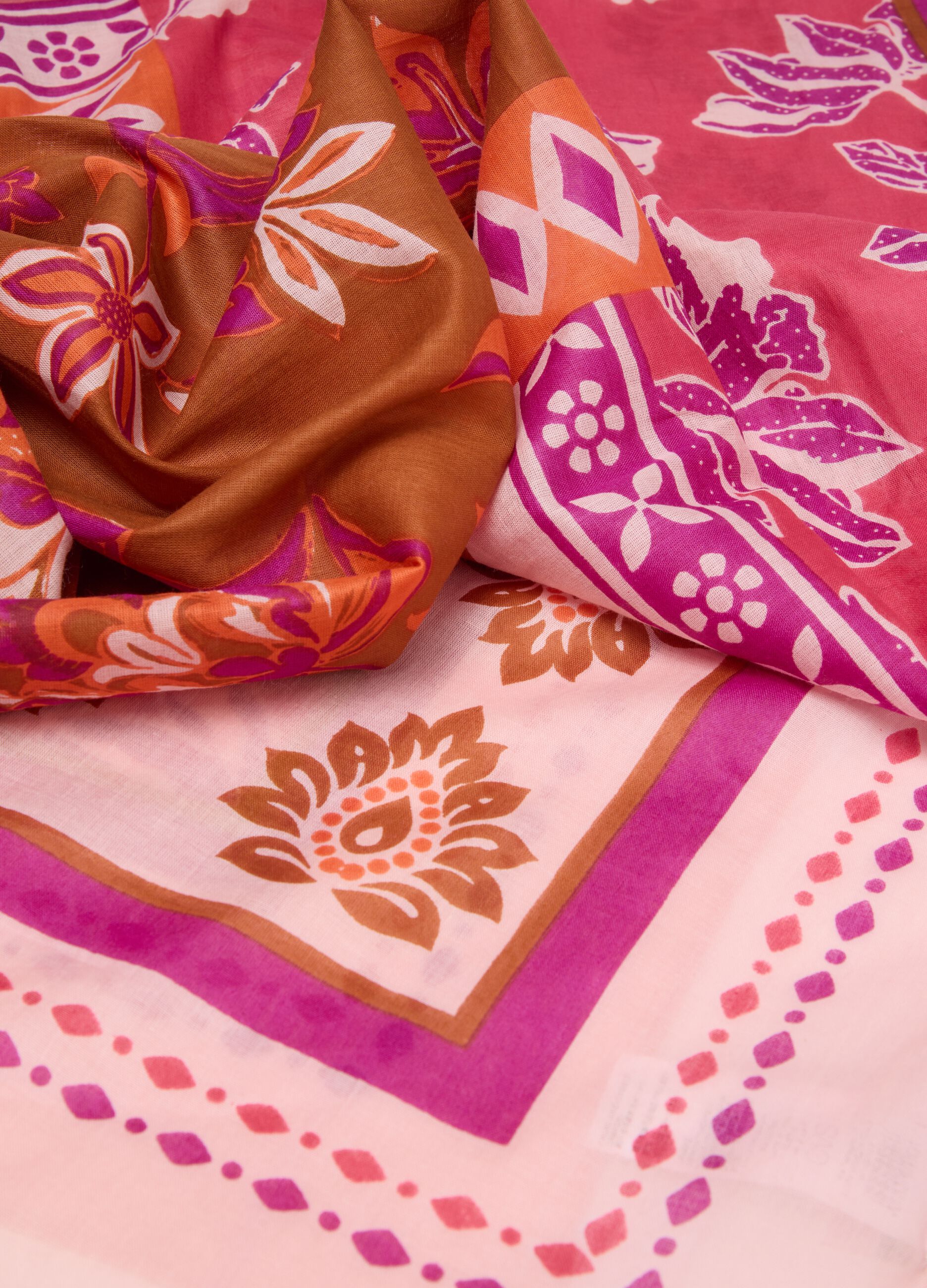 Pink pure cotton scarf with floral print