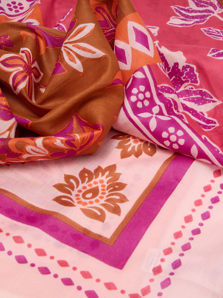 Pink pure cotton scarf with floral print_1