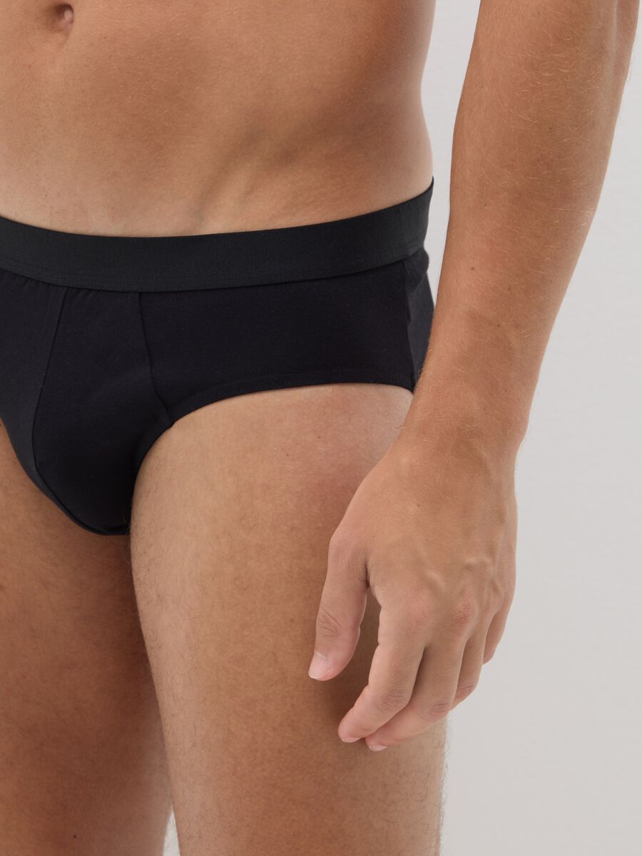 Black Cotton Regular Fit Briefs Set_3