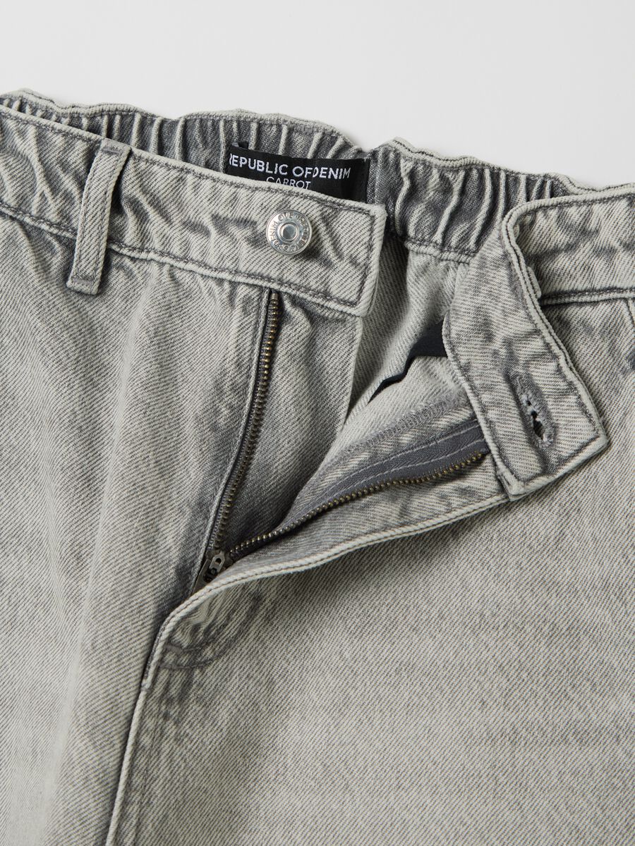 Grey carrot-fit jeans in cotton_5