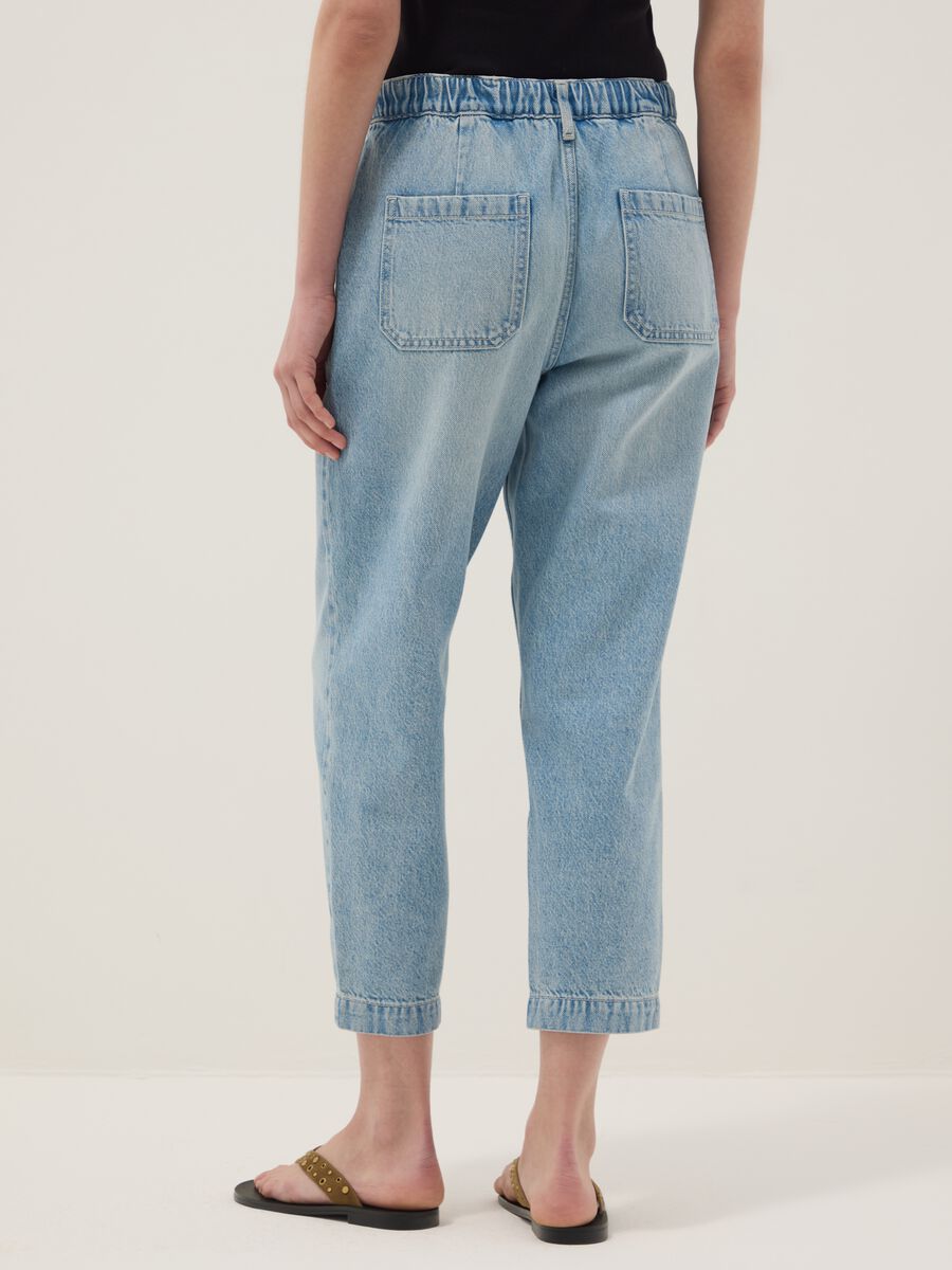 Light blue pure cotton denim carrot-fit jeans_2