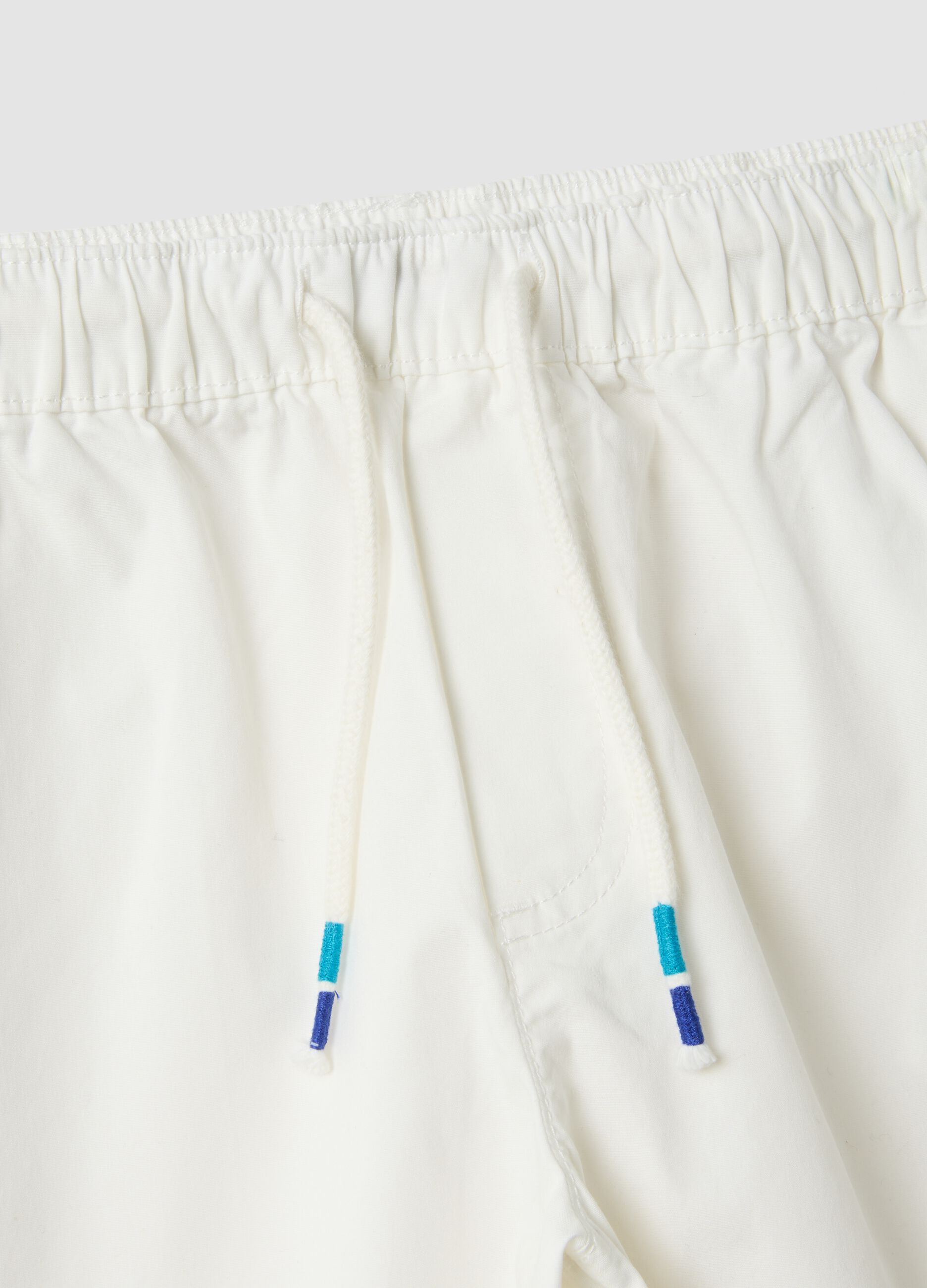 White stretch cotton shorts with elasticated waistband