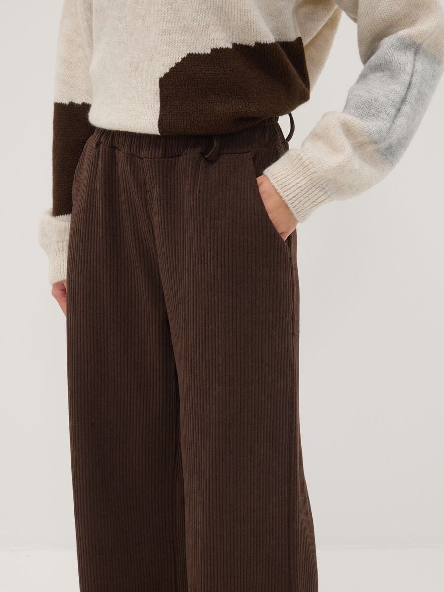 Brown long stretch regular-fit trousers_2