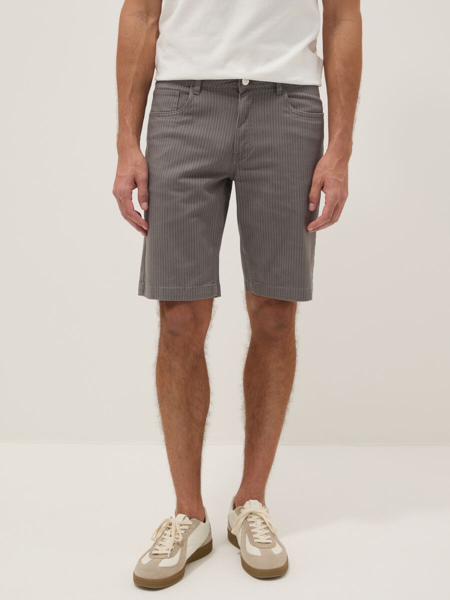 Grey striped stretch cotton Bermuda shorts_1