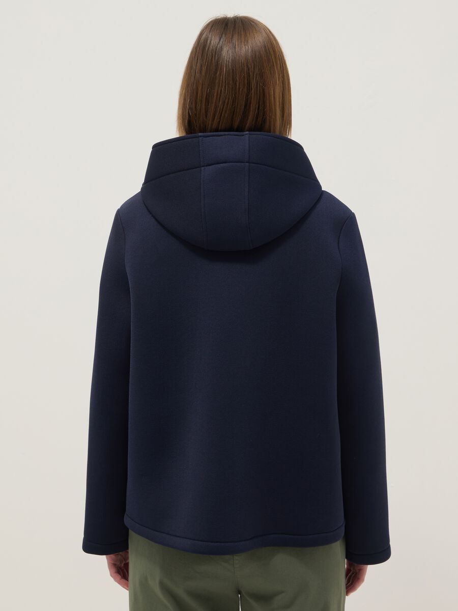 Giacca blu regular fit con cappuccio e bottoni_3