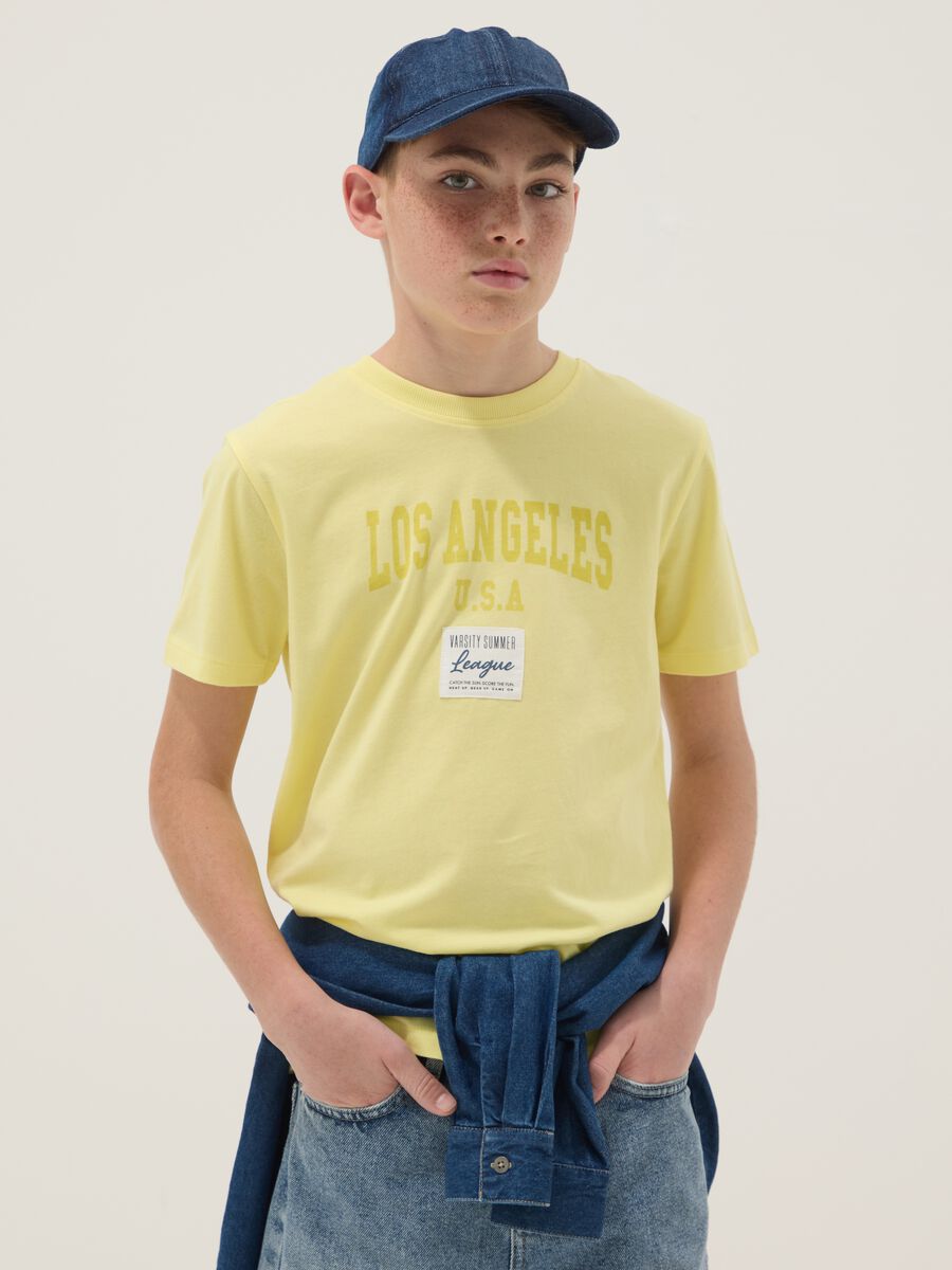 T-shirt in puro cotone gialla da ragazzo regular fit con stampa_0
