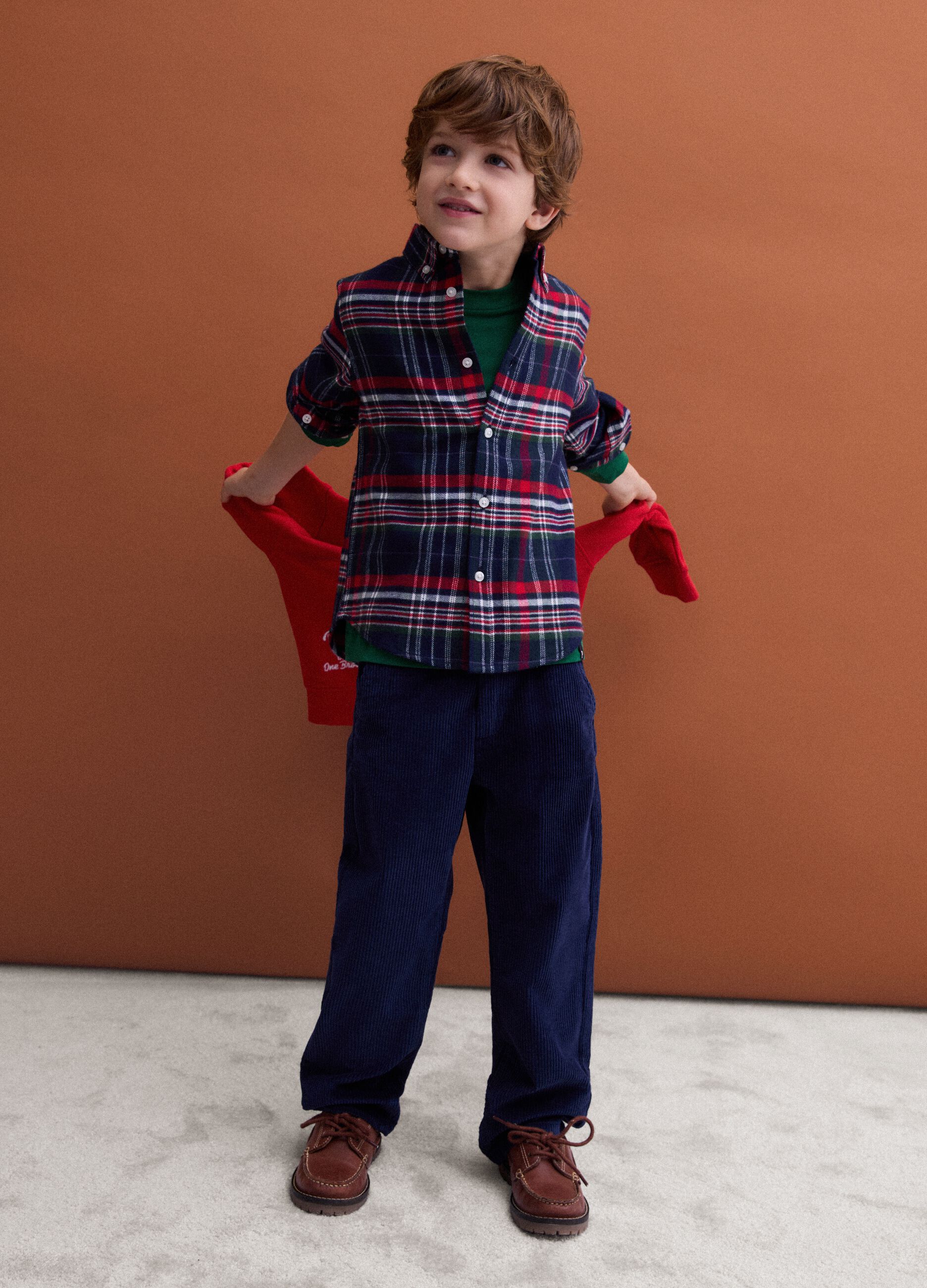 Pantaloni chino blu in puro cotone regular fit a coste