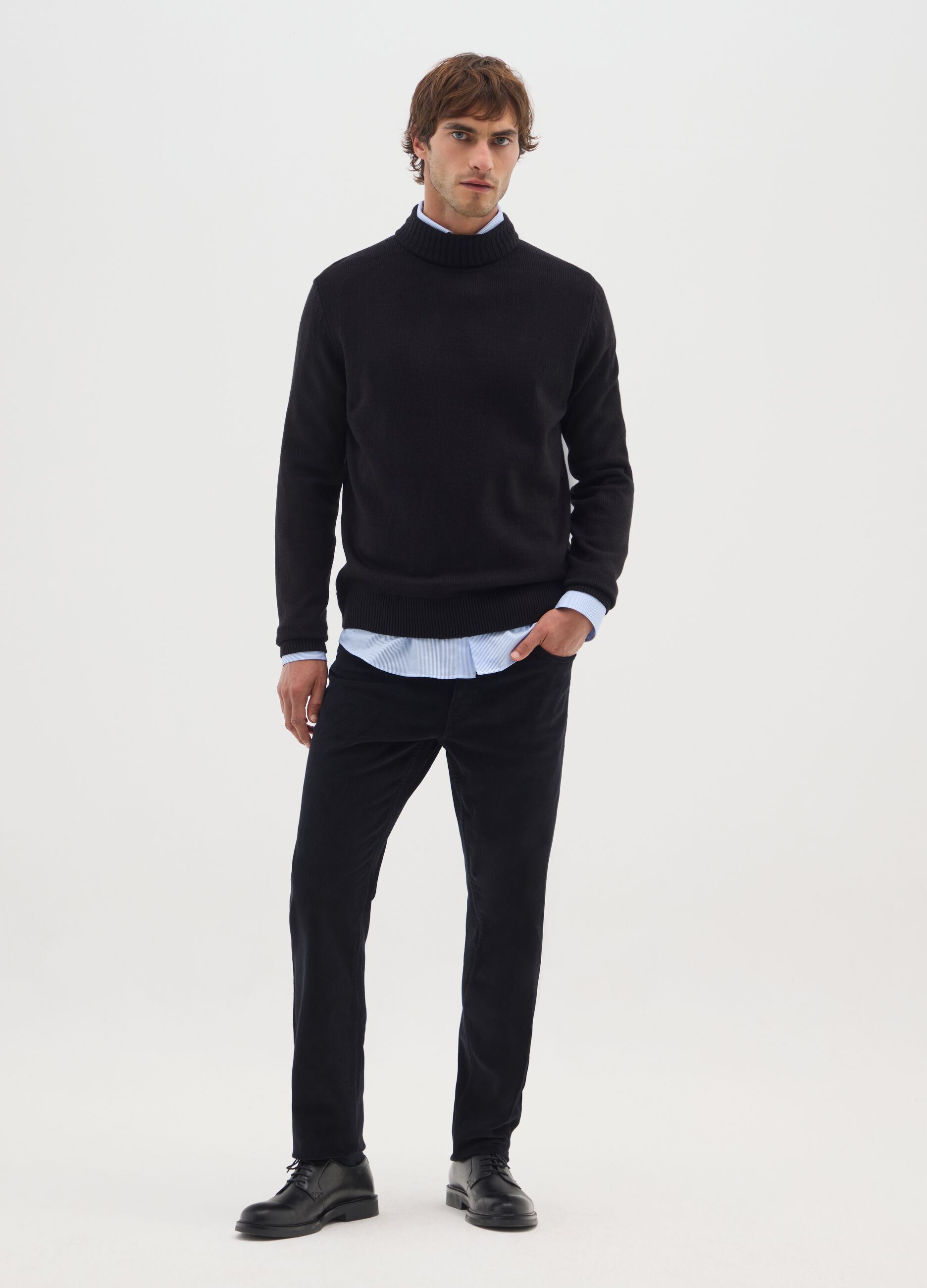 Pantaloni neri in velluto a coste slim fit