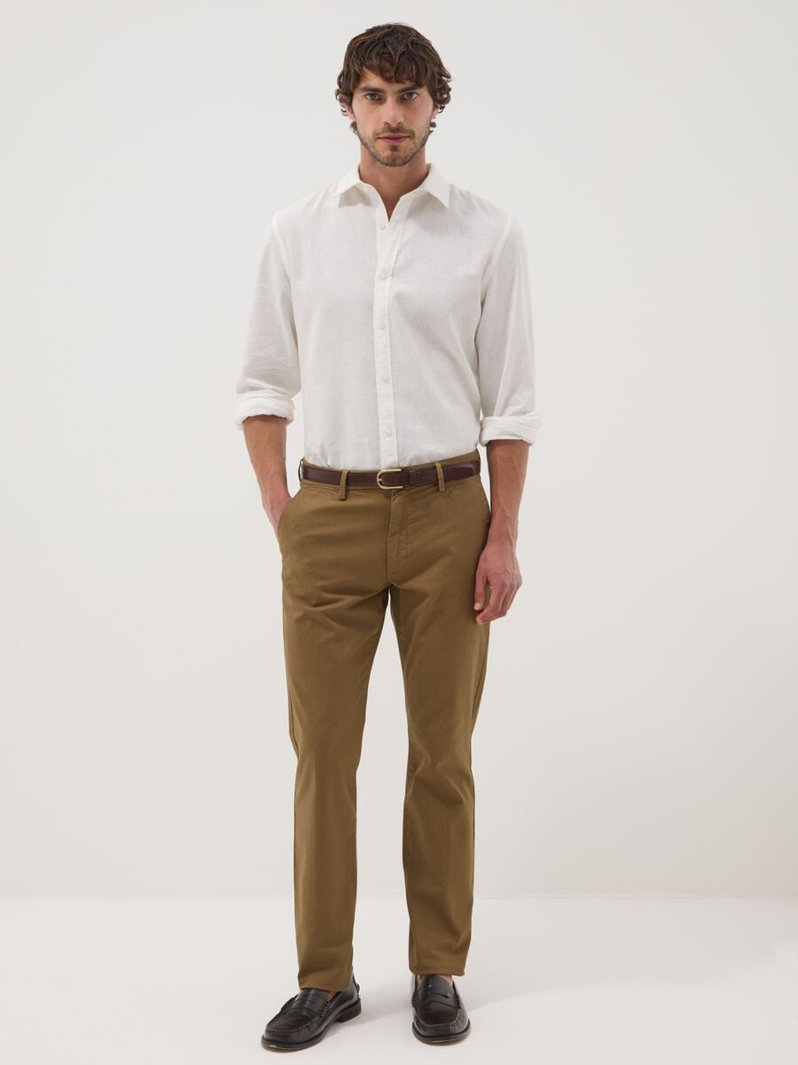 Pantaloni chino marroni in cotone elasticizzato slim fit_0