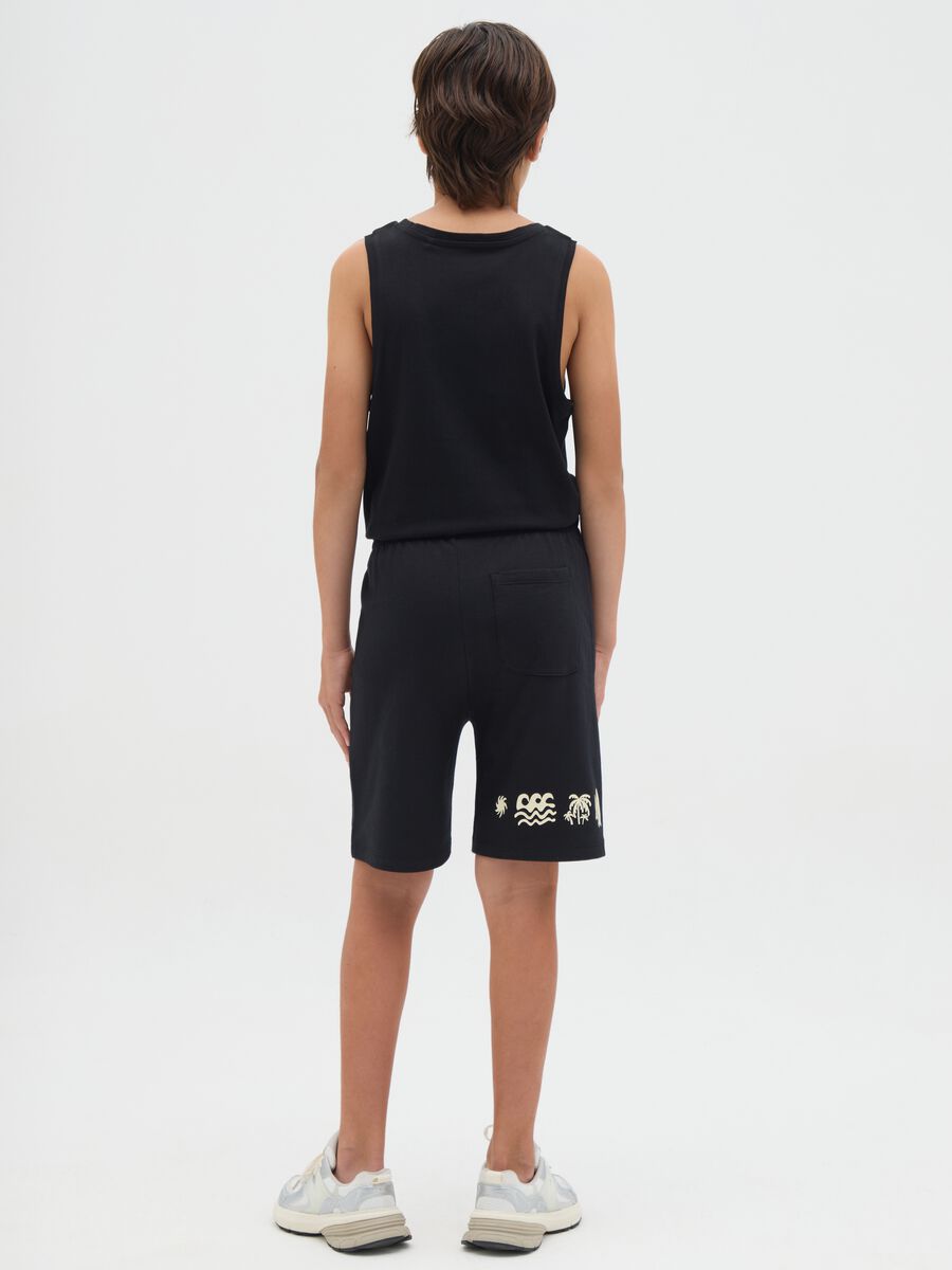 Bermuda da ragazzo in puro cotone nero regular fit con stampa_1