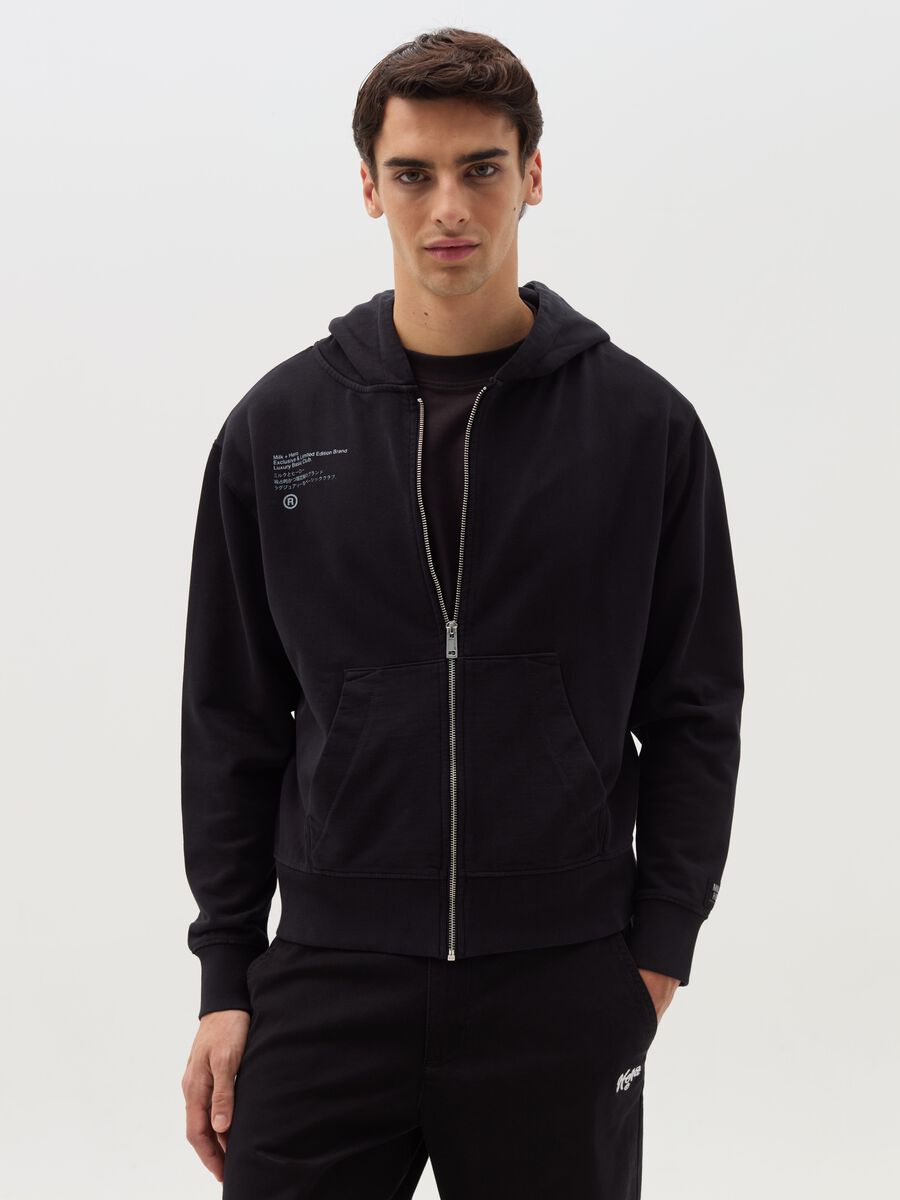 Full-zip con cappuccio e stampa_0