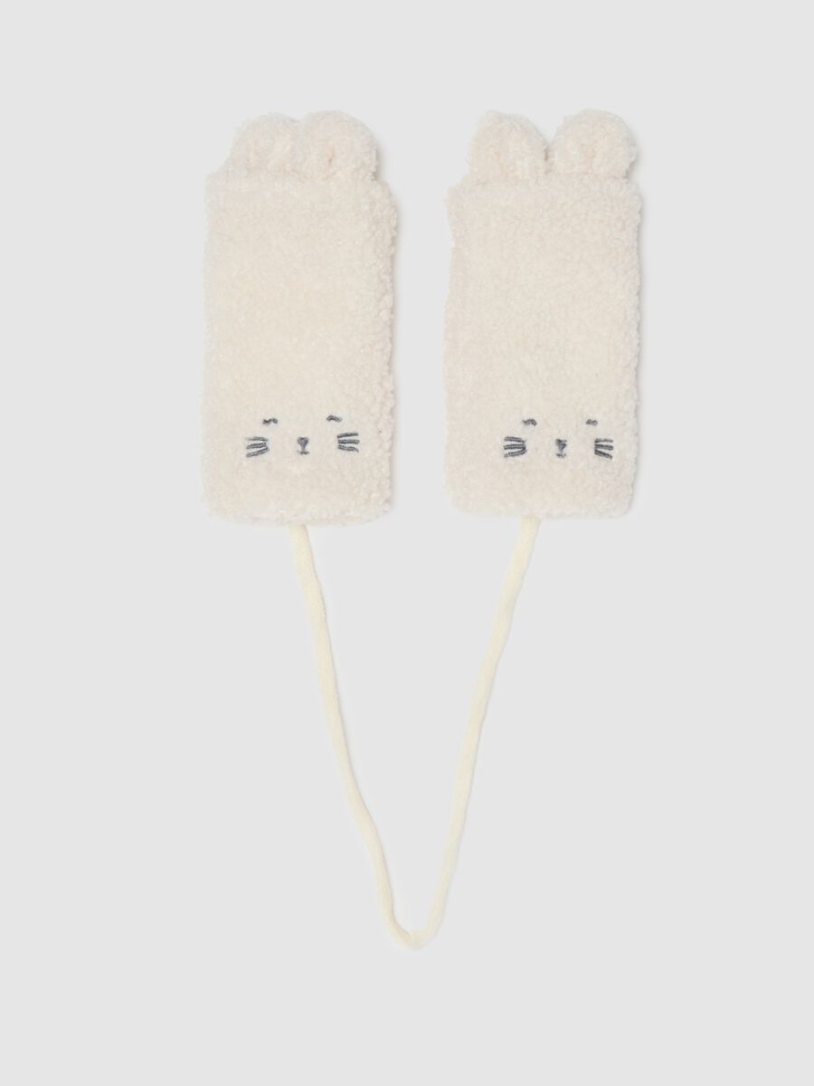White toddler gloves with embroidery_0