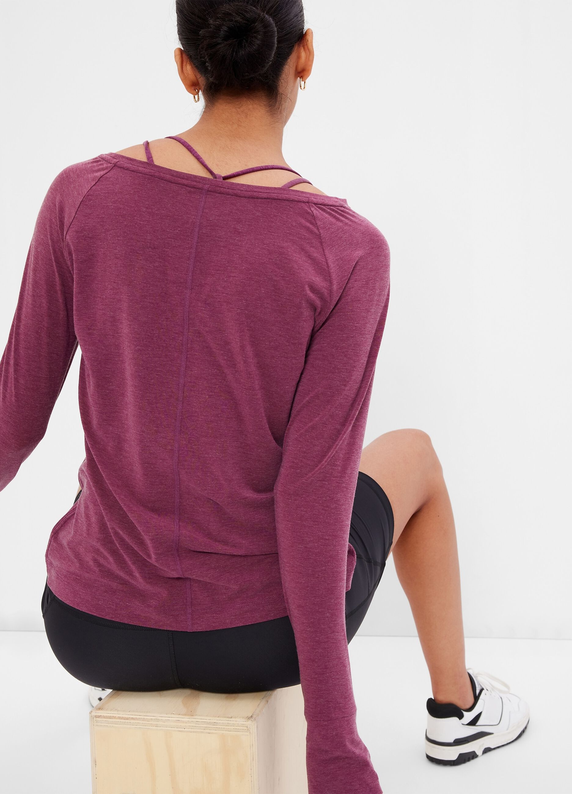 T-shirt sportiva in tessuto traspirante