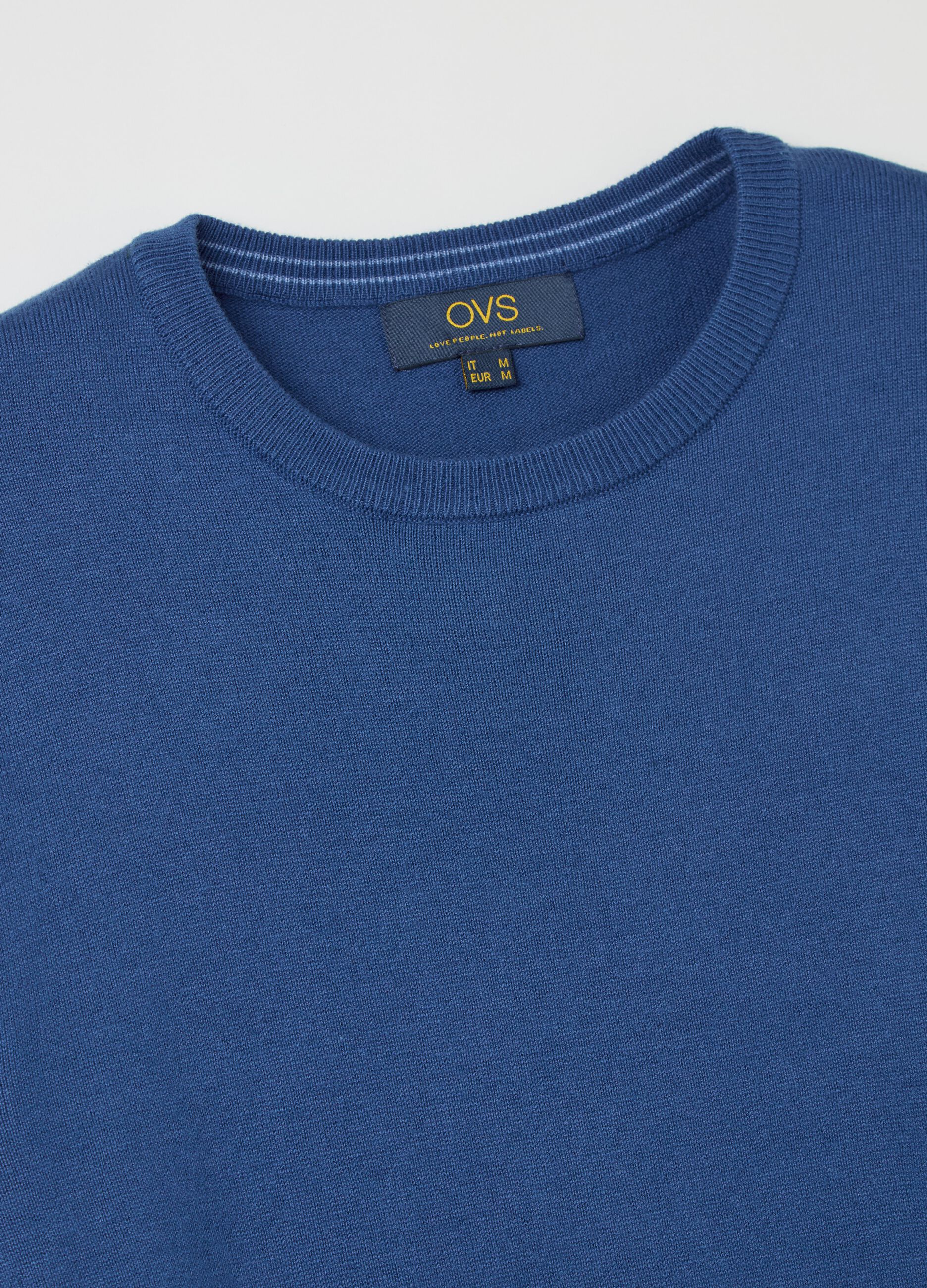 Round neck pullover